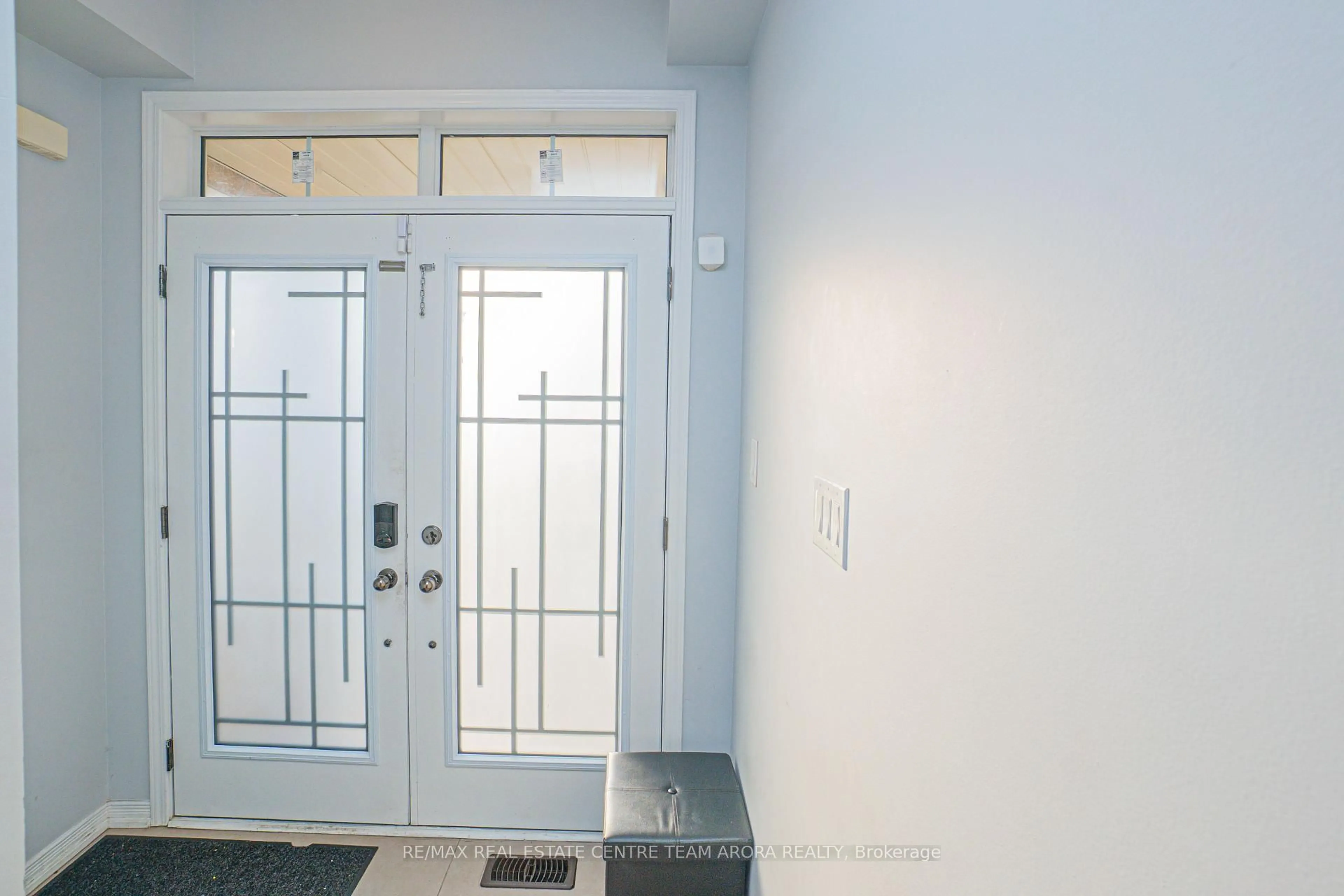 Indoor entryway for 157 Baffin Cres, Brampton Ontario L7A 4K7