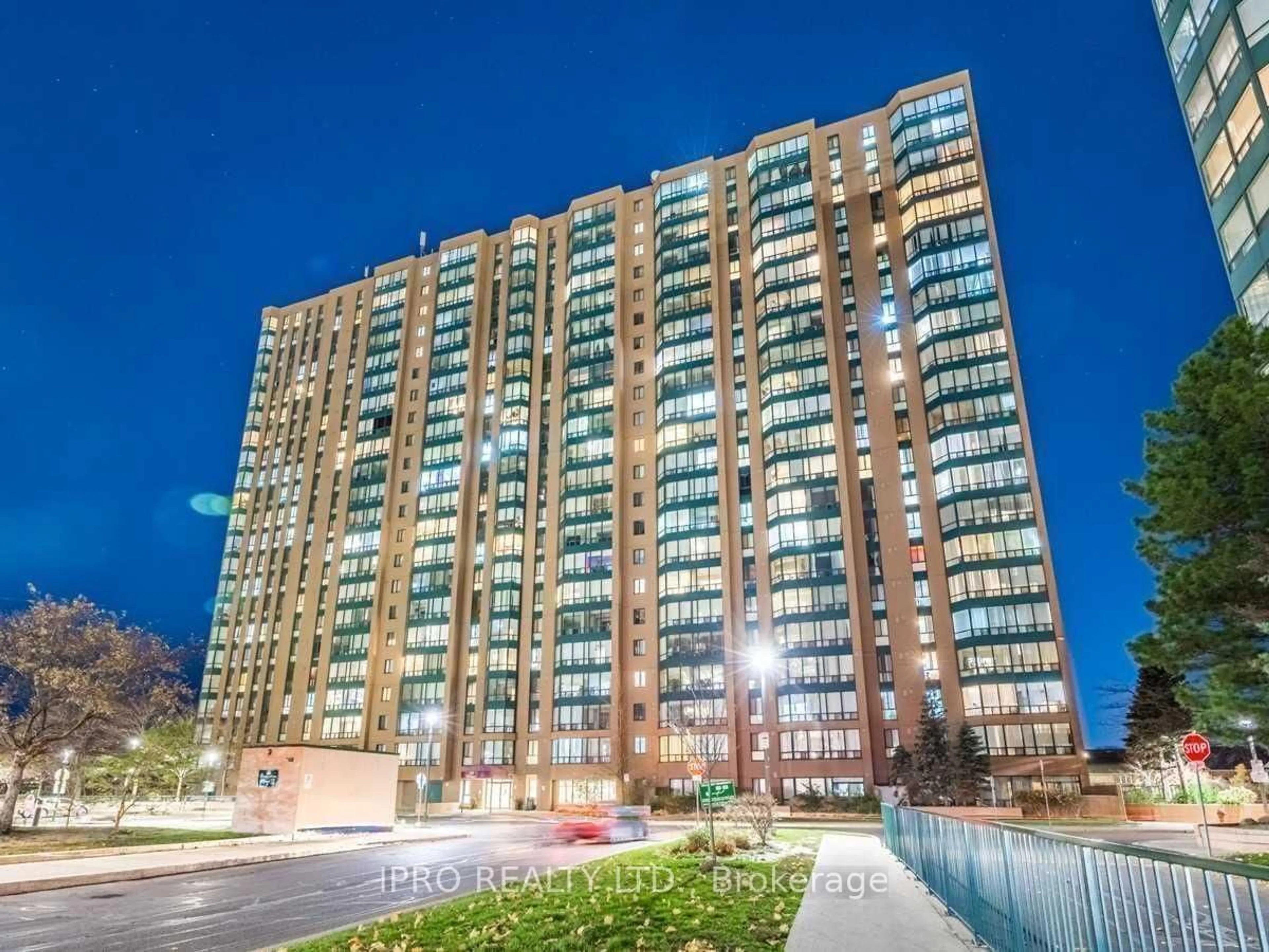 Unknown for 135 hillcrest Ave #2208, Mississauga Ontario L5B 4B1