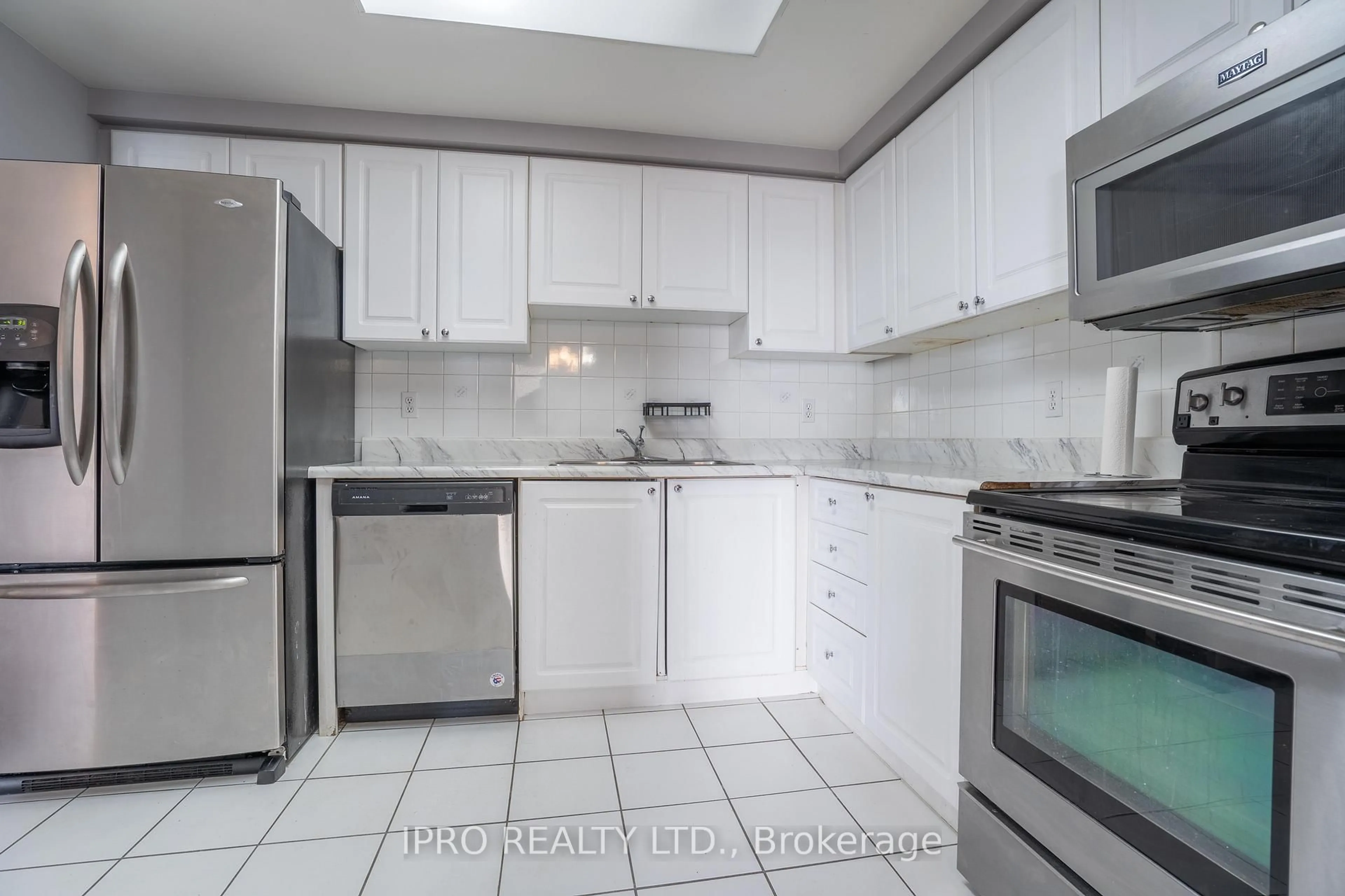 Standard kitchen, ceramic/tile floor for 135 hillcrest Ave #2208, Mississauga Ontario L5B 4B1
