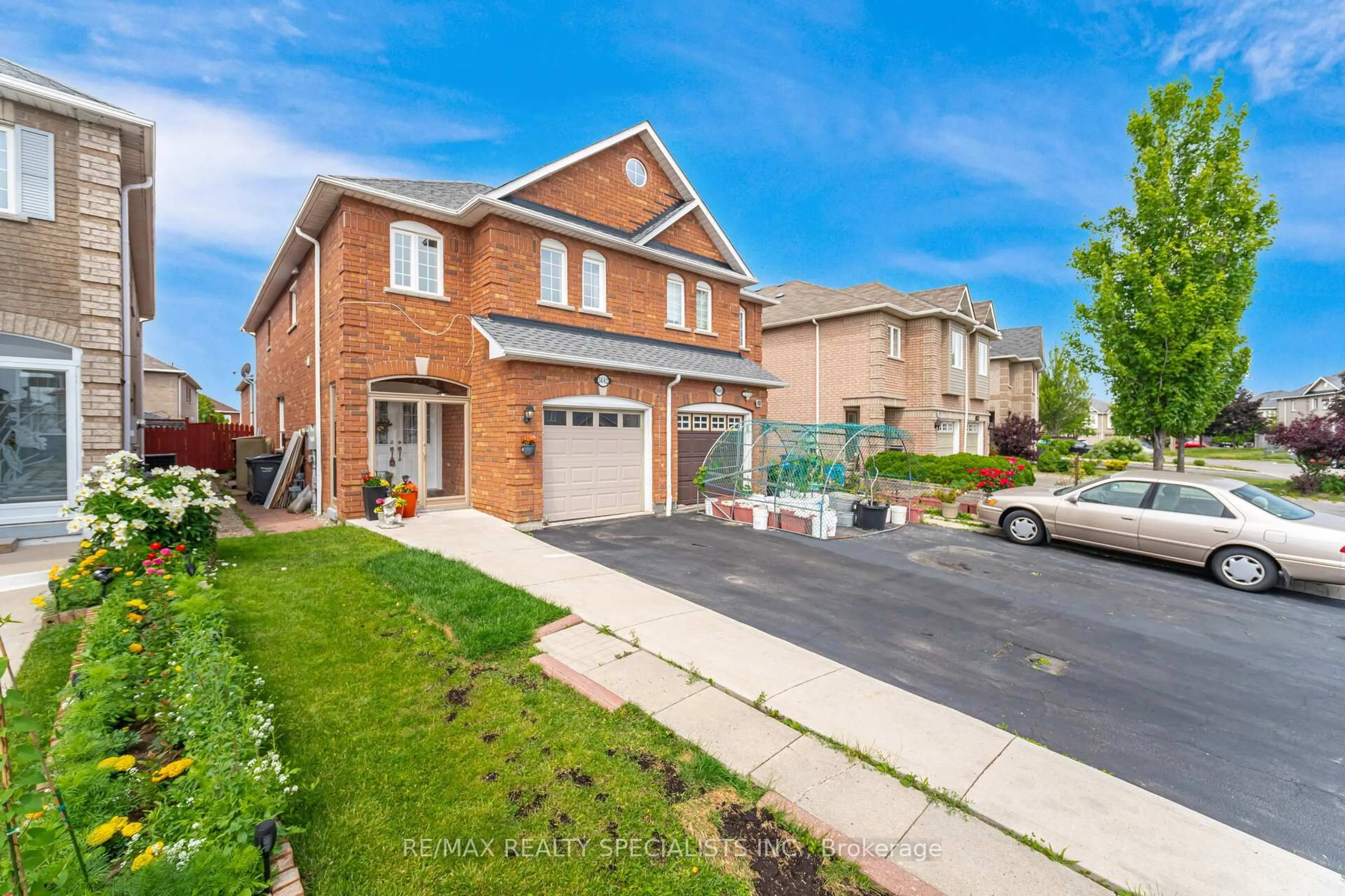 Home with brick exterior material, street for 5642 Armando Ave, Mississauga Ontario L5V 3A8