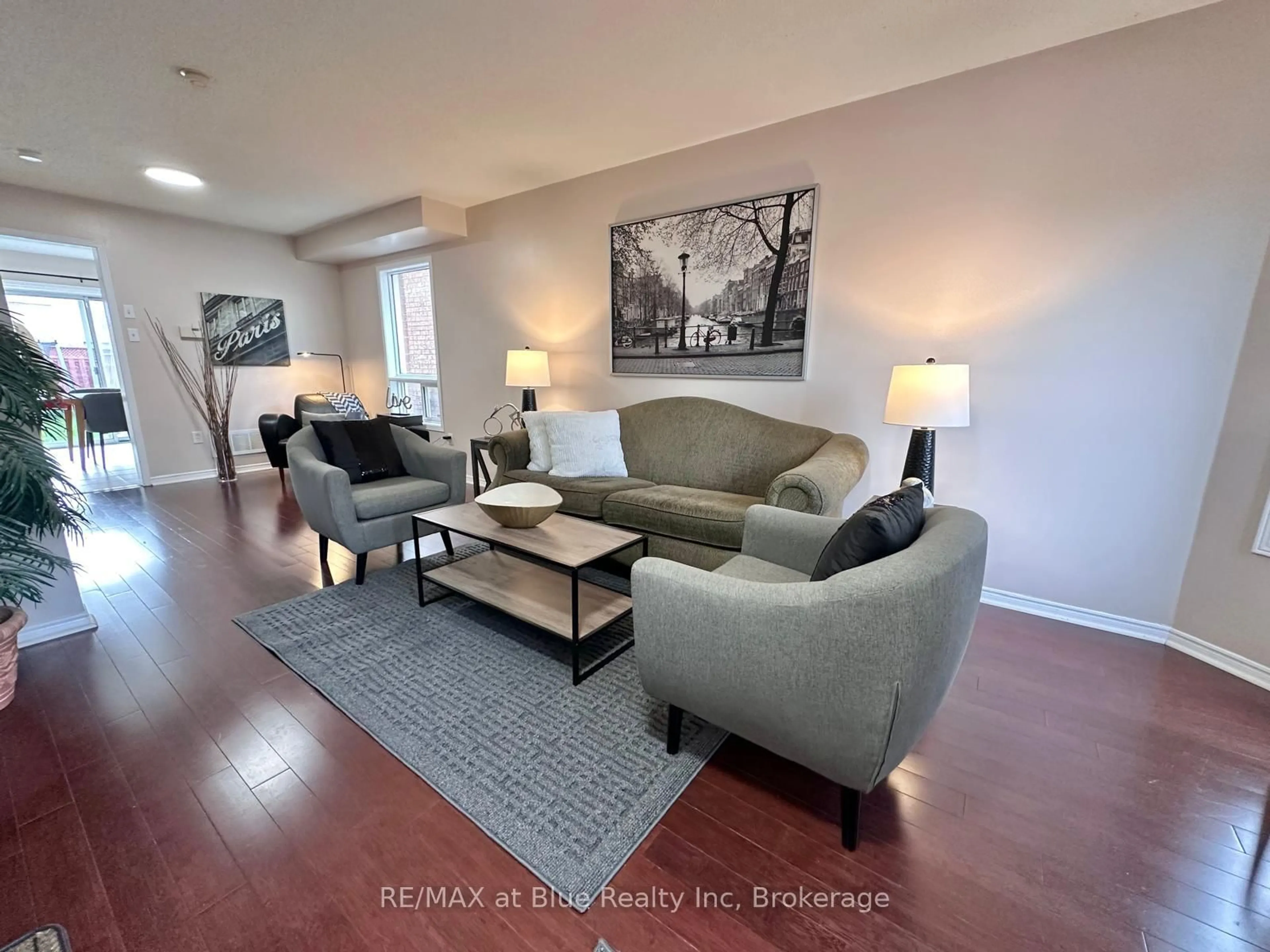 Living room with furniture, unknown for 192 Lockwood Rd, Brampton Ontario L6Y 4Y4