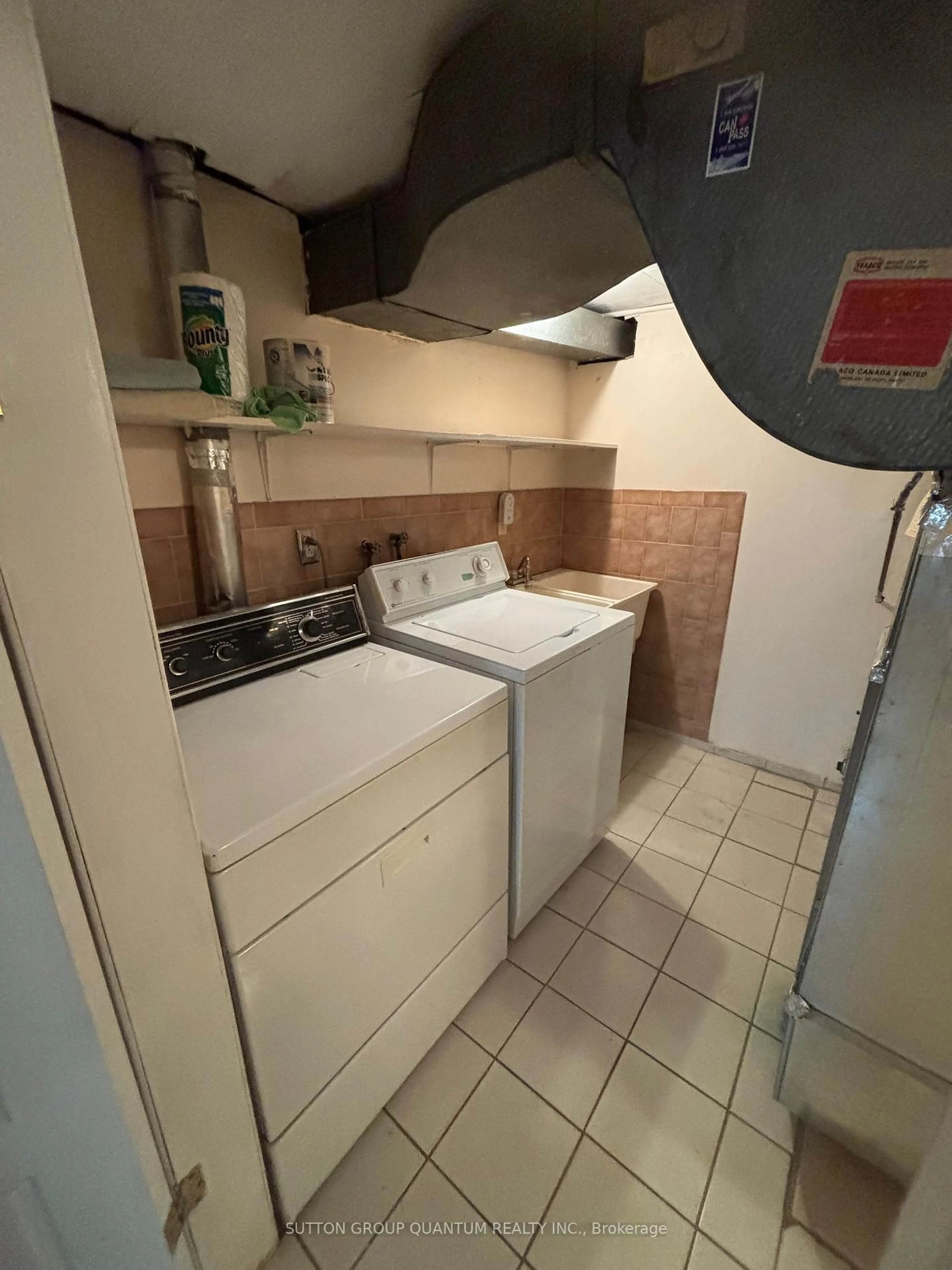 Unknown for 61 Forest Ave, Mississauga Ontario L5G 1L3
