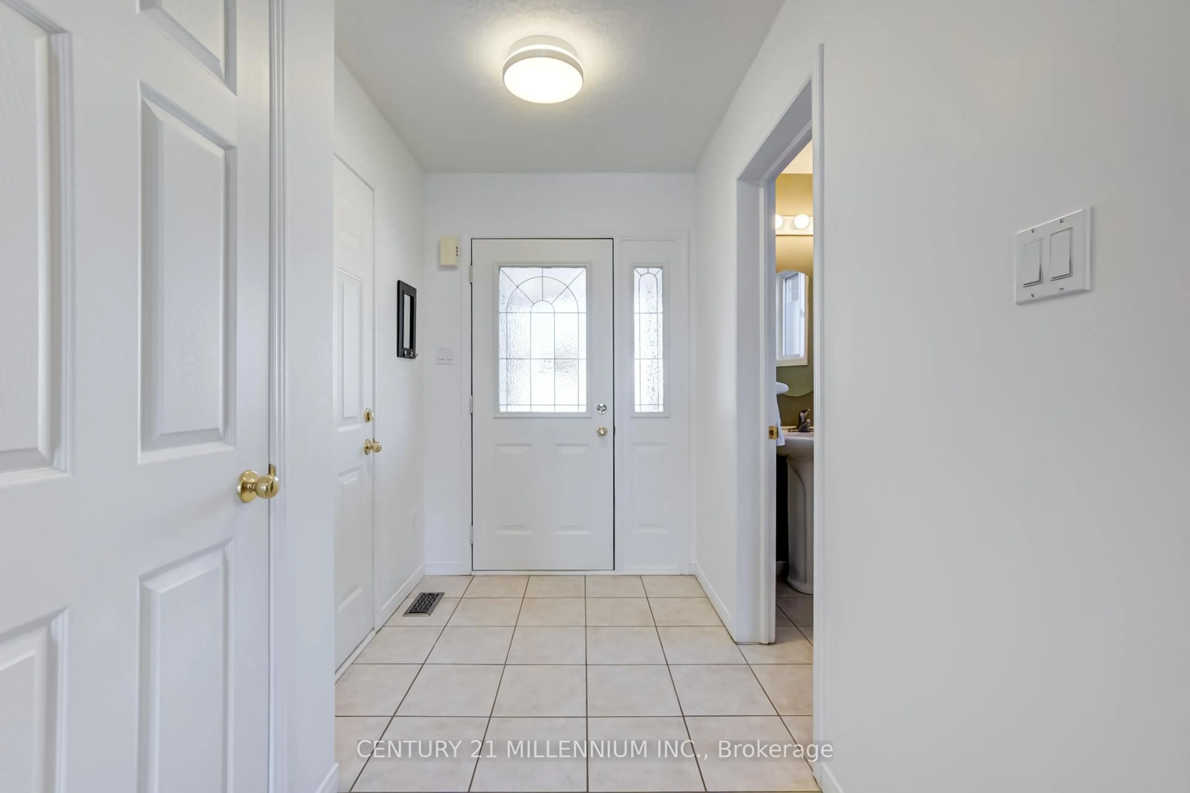 Indoor entryway for 127 Biscayne Cres, Orangeville Ontario L9W 5E5