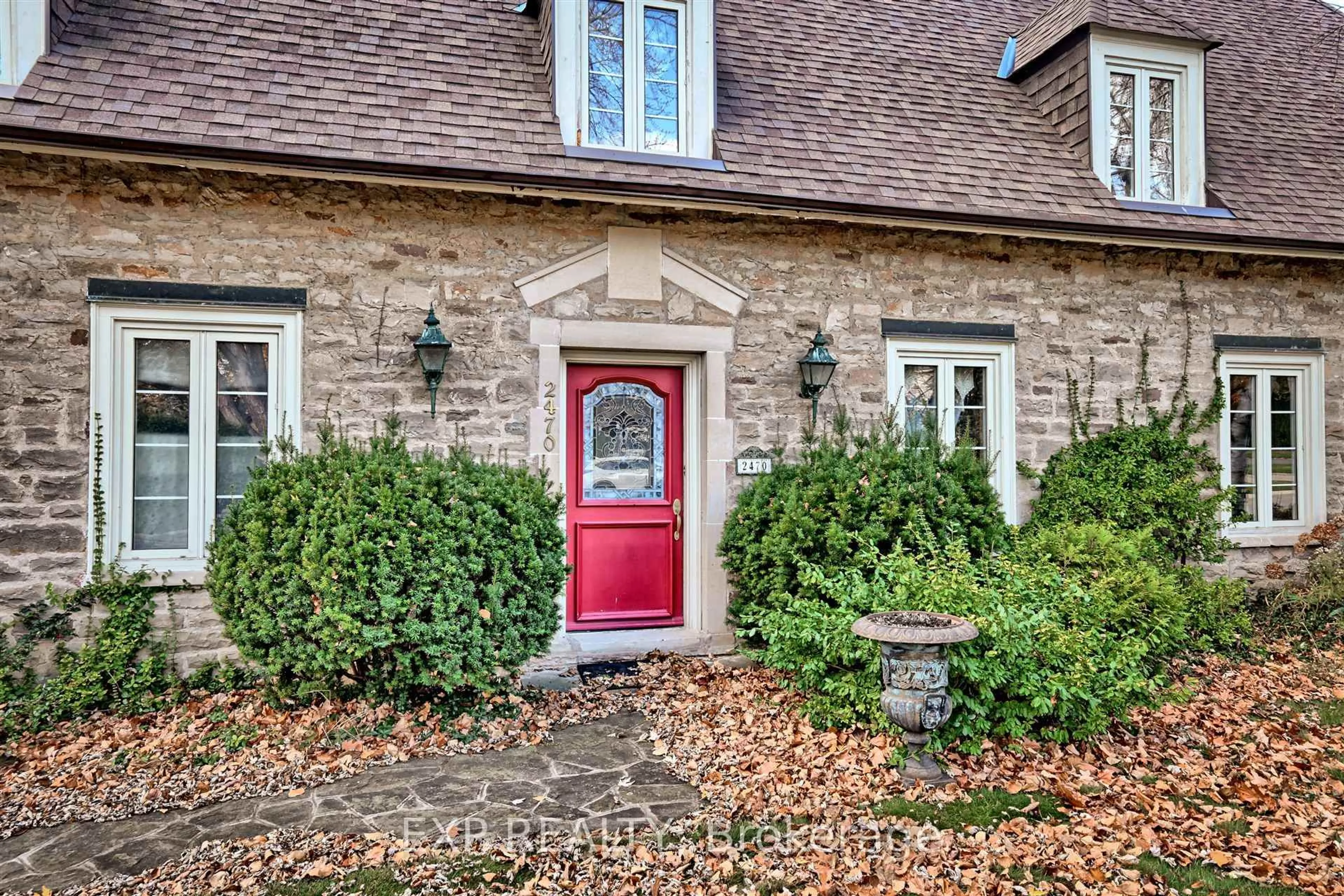 Home with brick exterior material, street for 2470 Jarvis St, Mississauga Ontario L5C 2P6