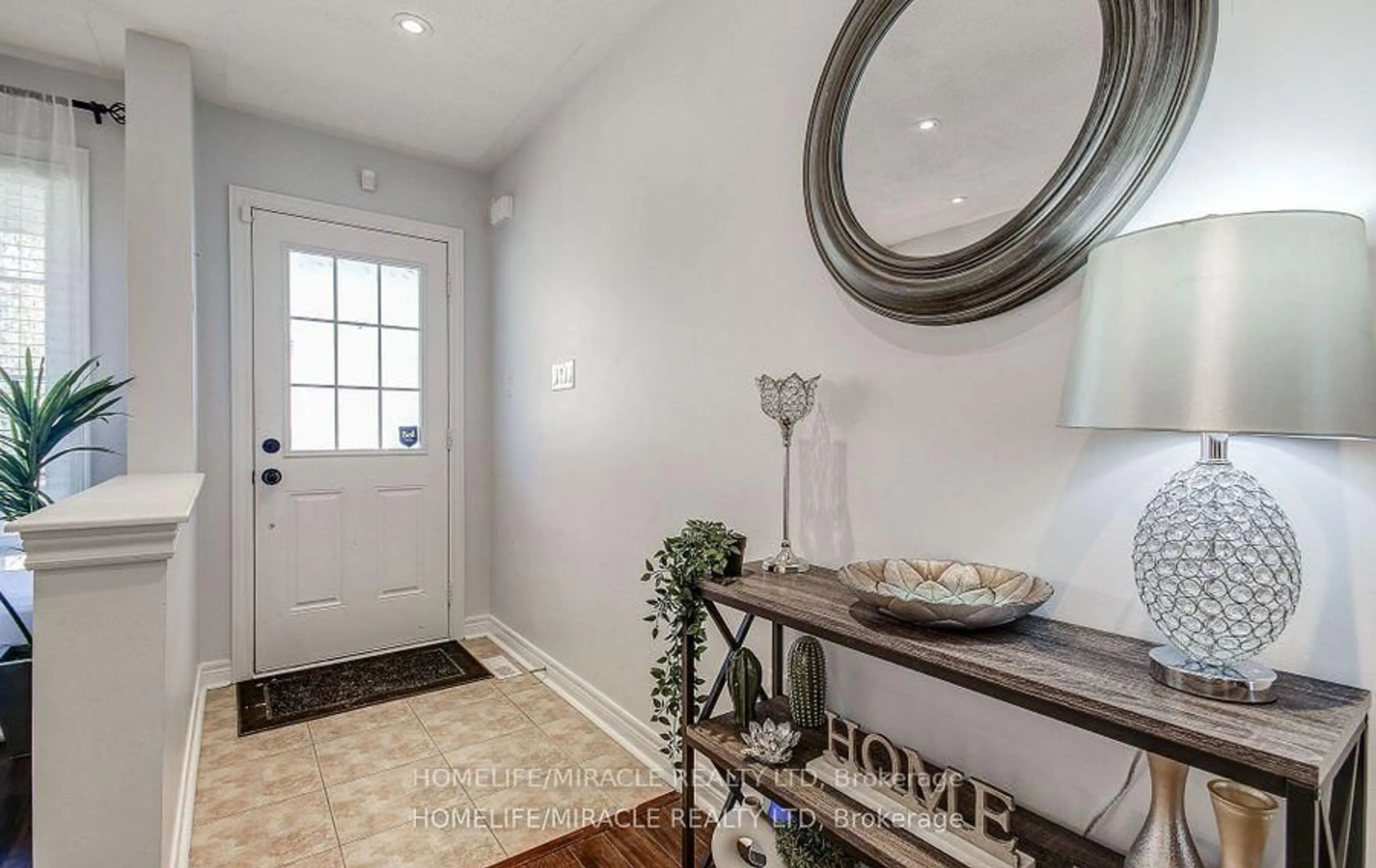 Indoor entryway for 248 Giddings Cres, Milton Ontario L9T 7A7