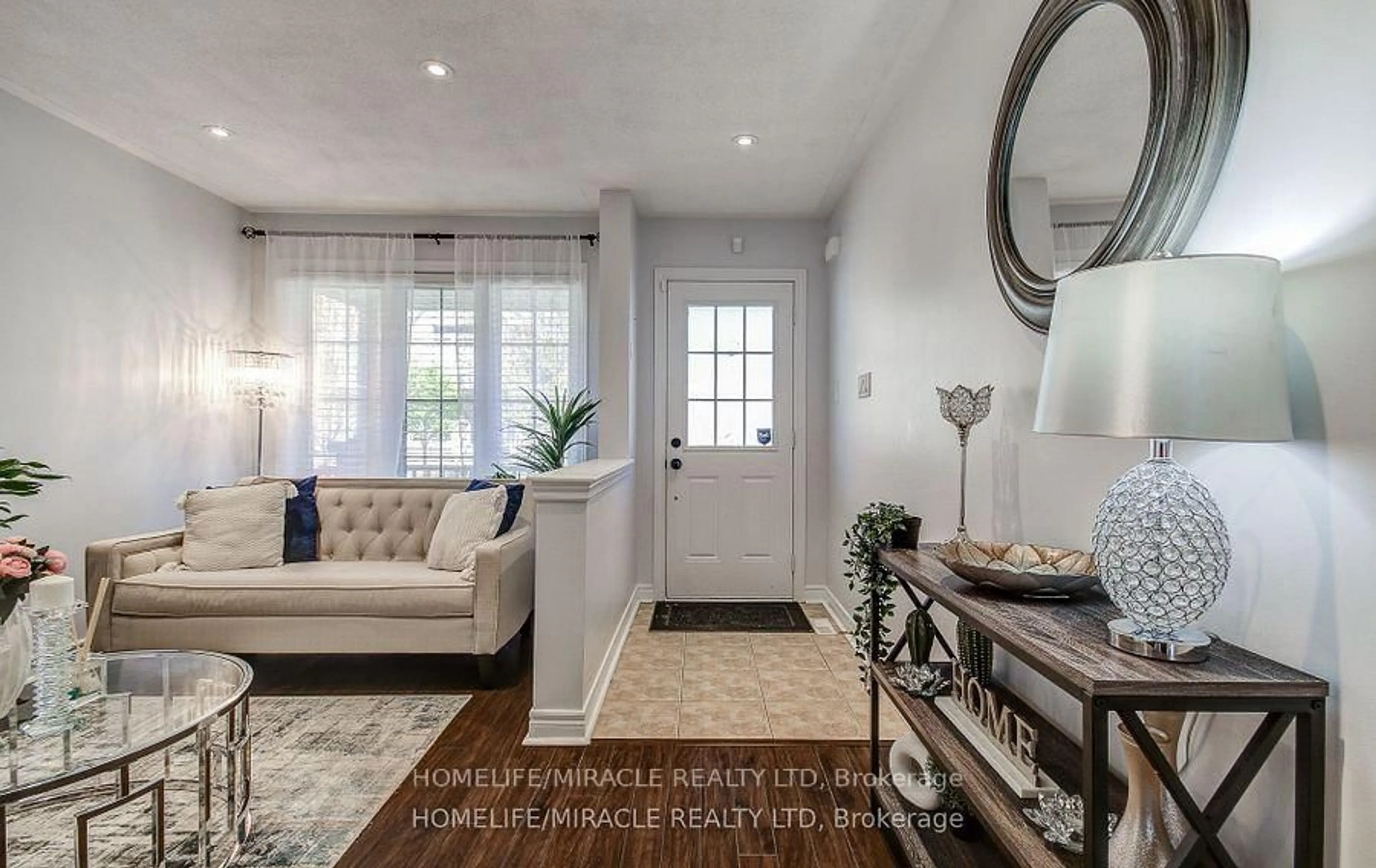 Indoor entryway for 248 Giddings Cres, Milton Ontario L9T 7A7