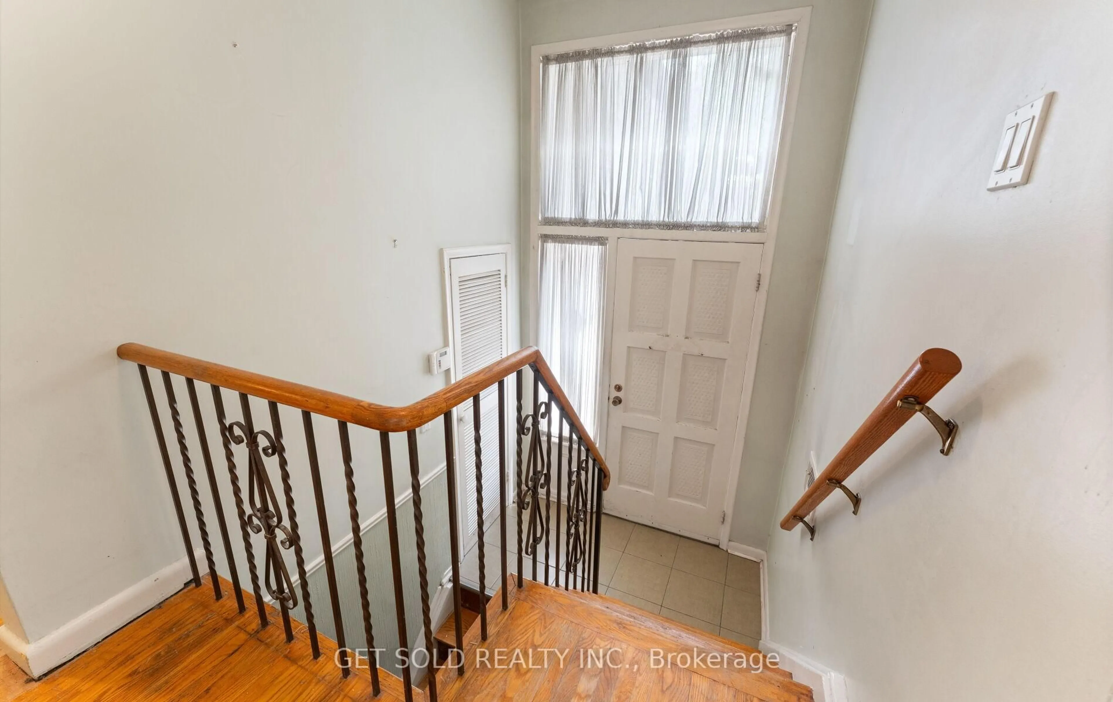 Unknown for 40 Bankfield Dr, Toronto Ontario M9V 2P8