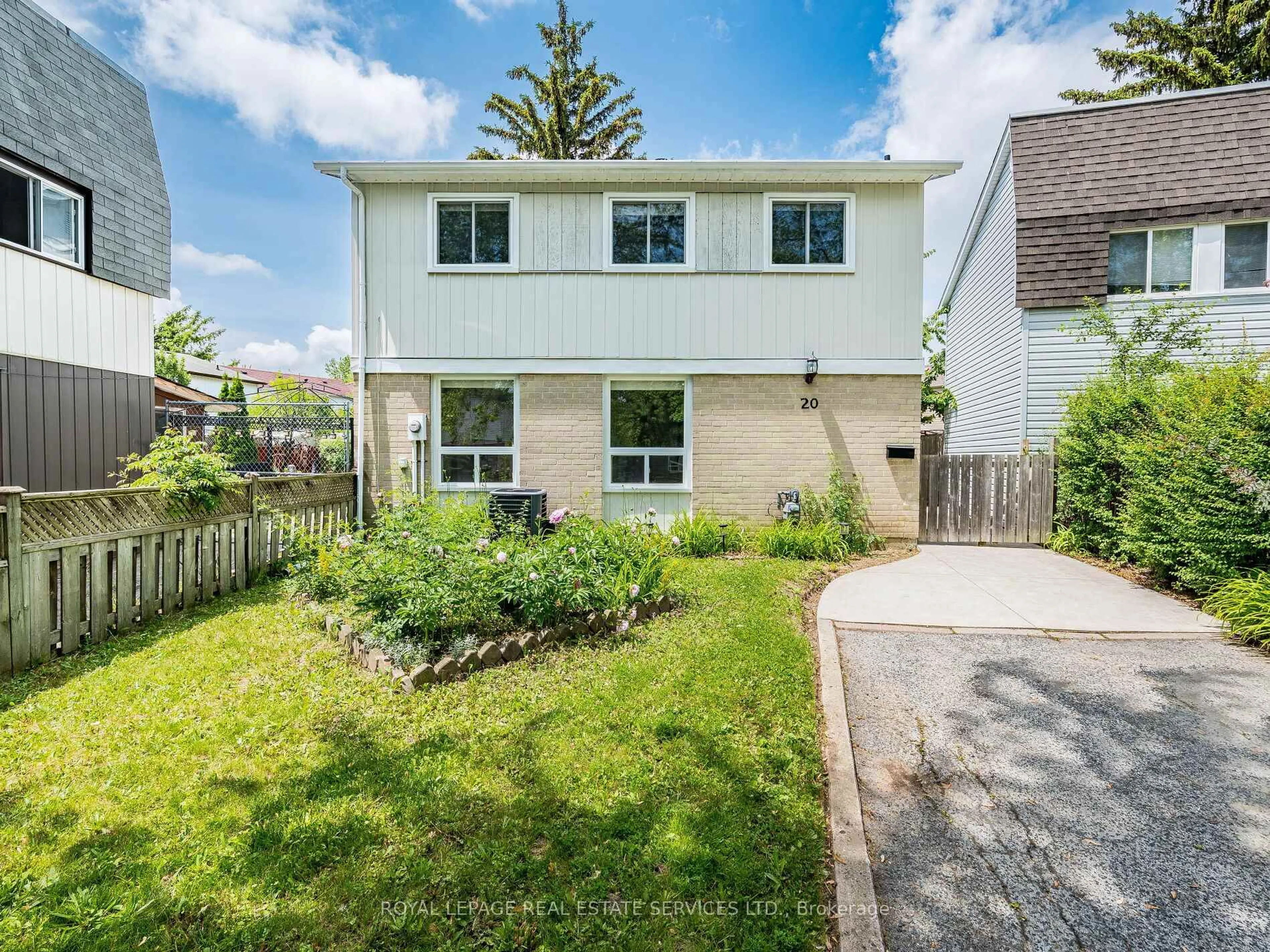 A pic from outside/outdoor area/front of a property/back of a property/a pic from drone, street for 20 Handel Crt, Brampton Ontario L6S 1Y4