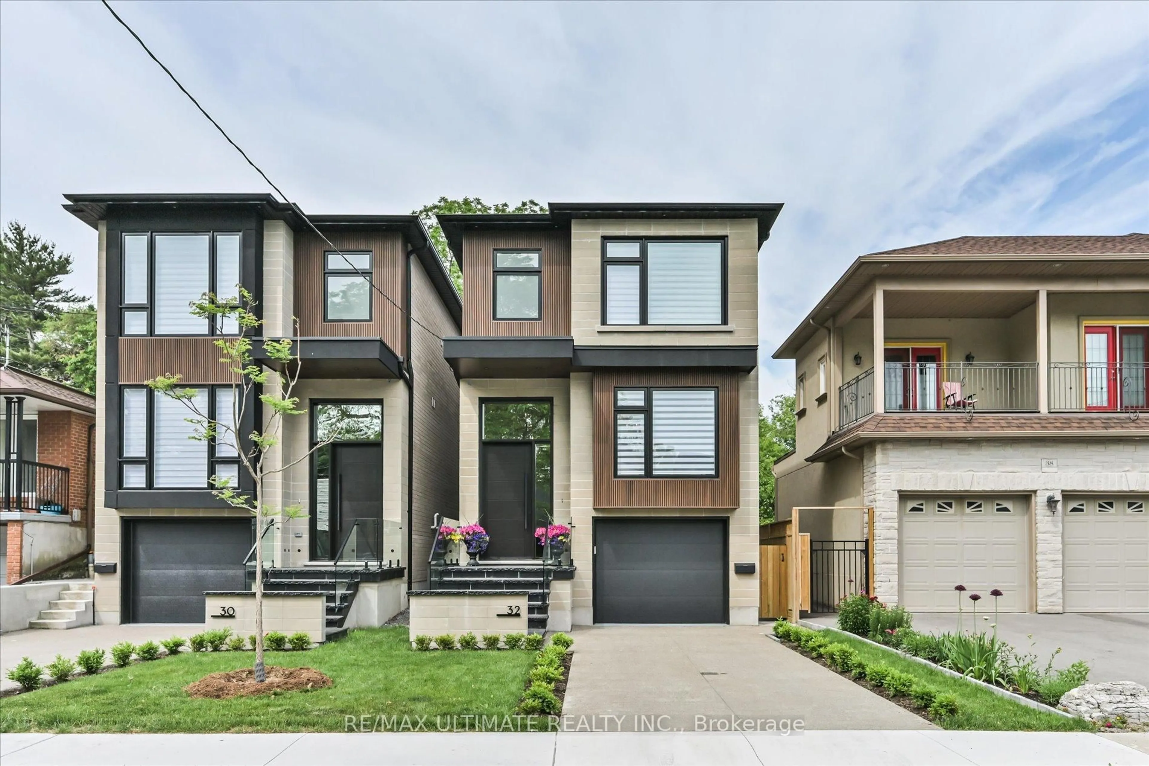 Home with brick exterior material, street for 32 Thirty Eighth St, Toronto Ontario M8W 3L9
