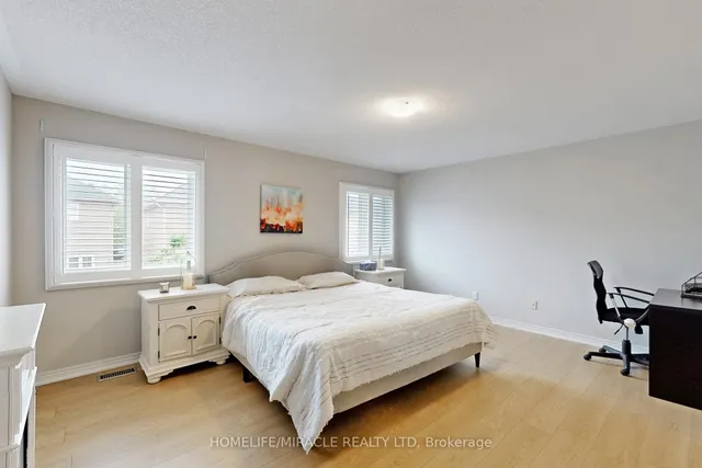 Additional image 20 of 467 Willmott Cres