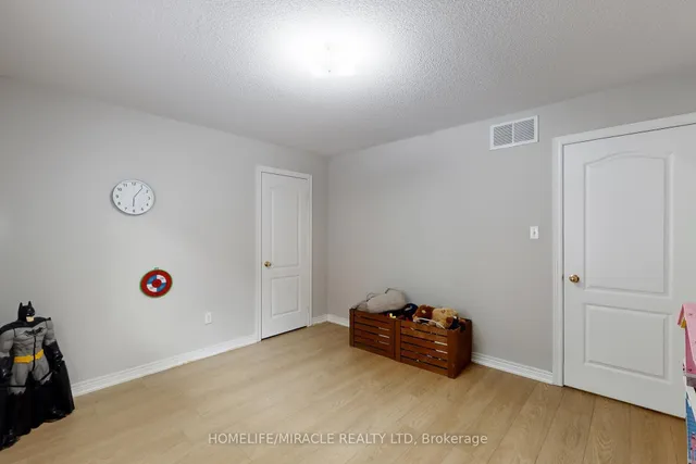 Additional image 10 of 467 Willmott Cres