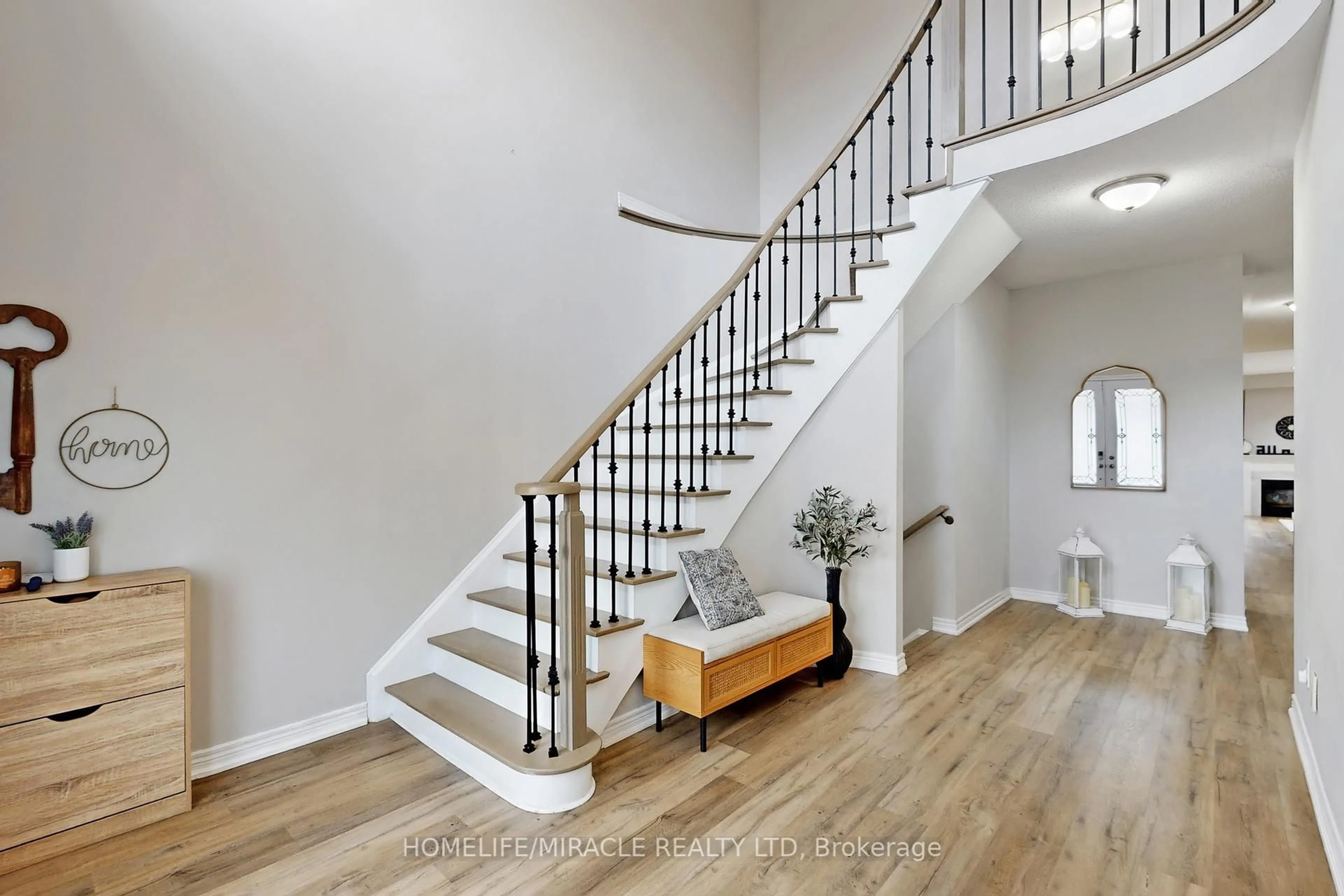 Stairs for 467 Willmott Cres, Milton Ontario L9T 6W7