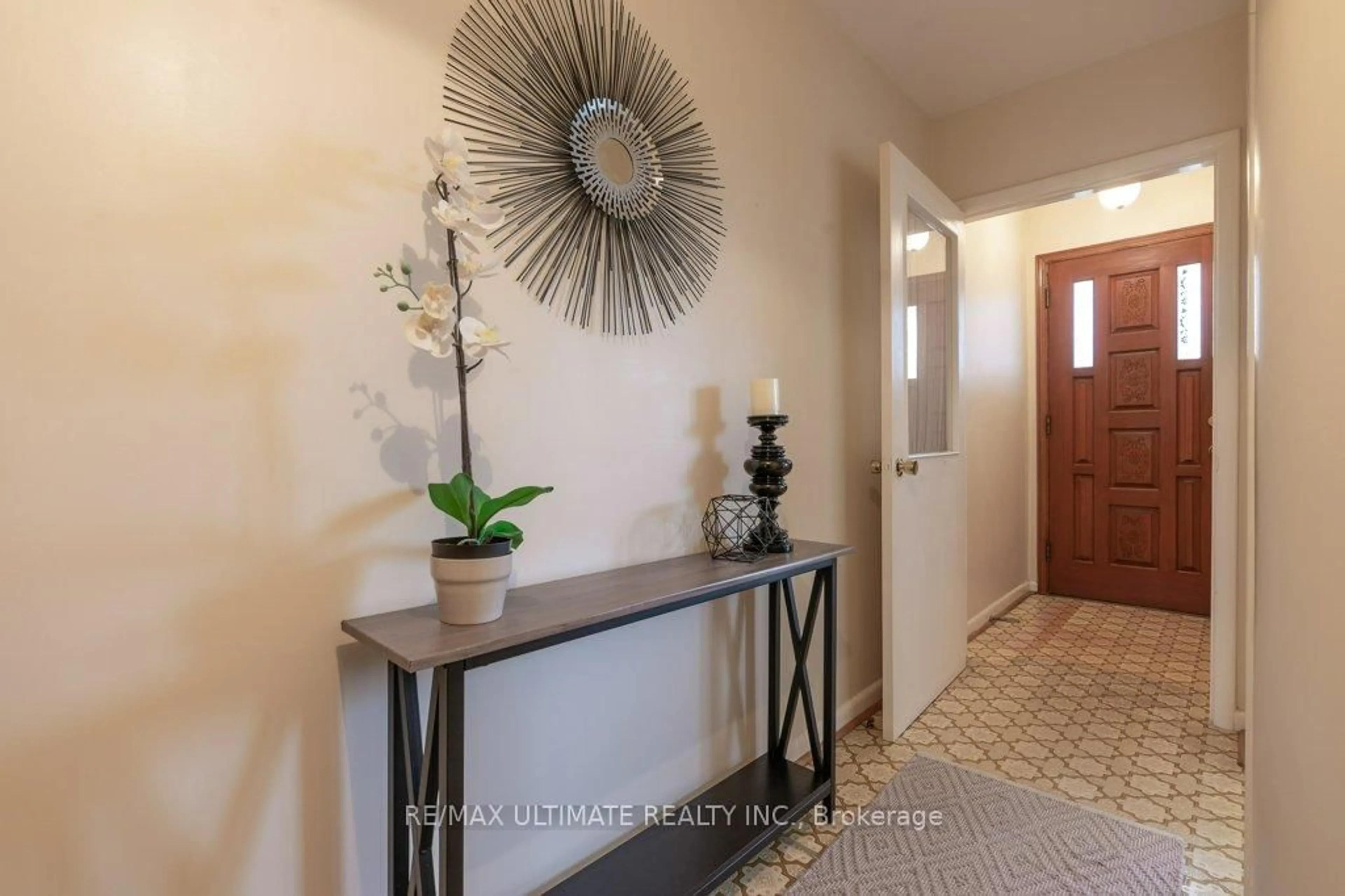 Indoor entryway for 28 Lacey Ave, Toronto Ontario M6M 3L7