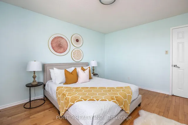 Additional property image - 438 ABERFOYLE Crt