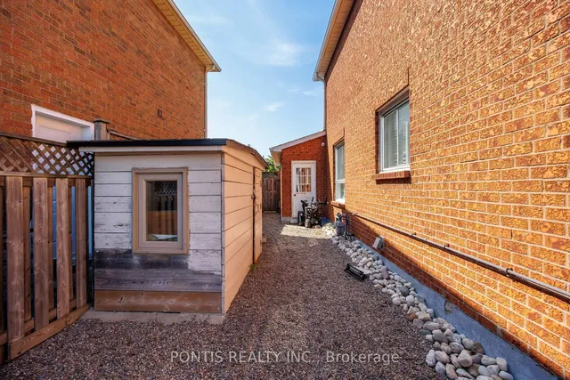 Additional property image - 438 ABERFOYLE Crt