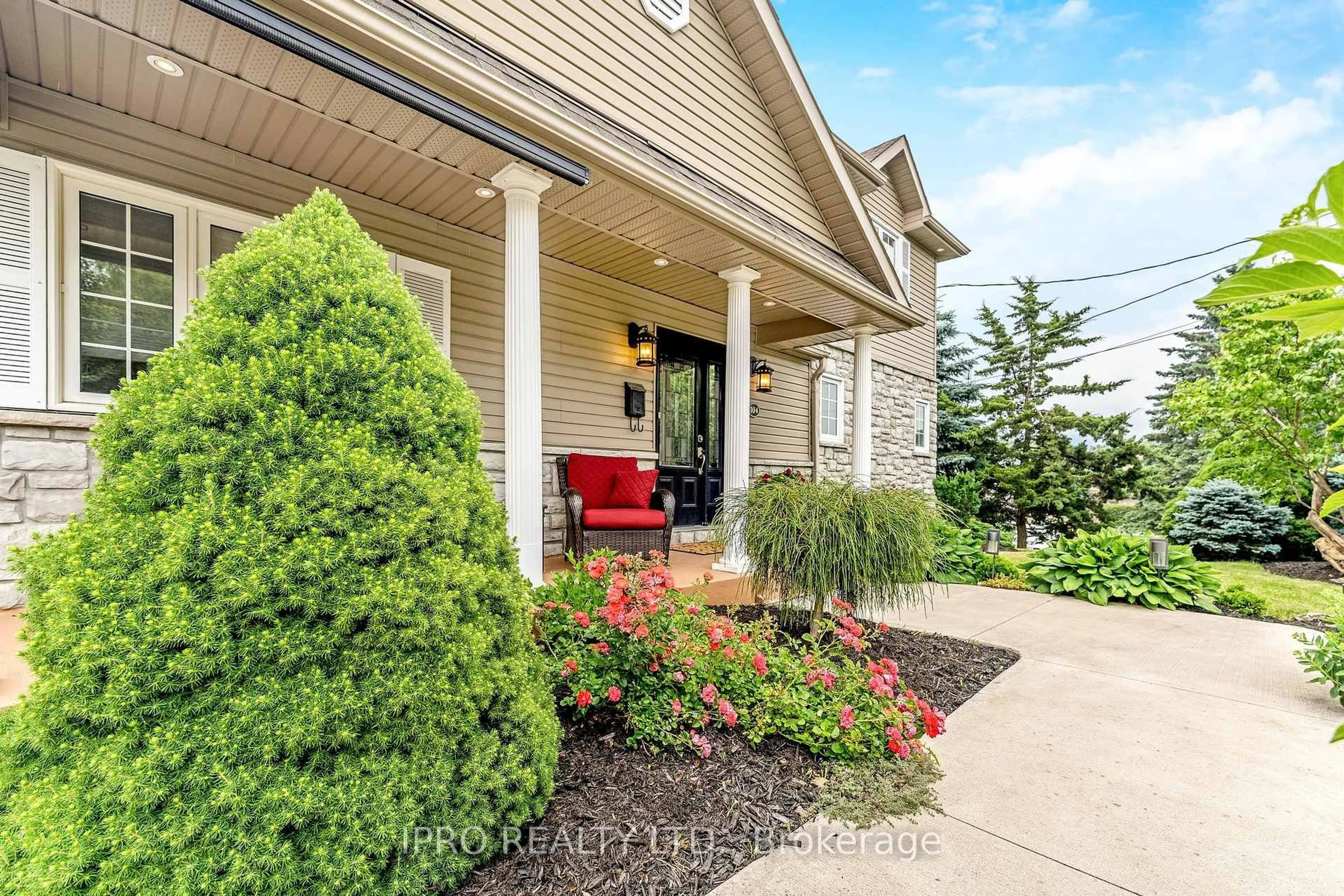 Unknown for 104 Charles St, Halton Hills Ontario L7G 2M9