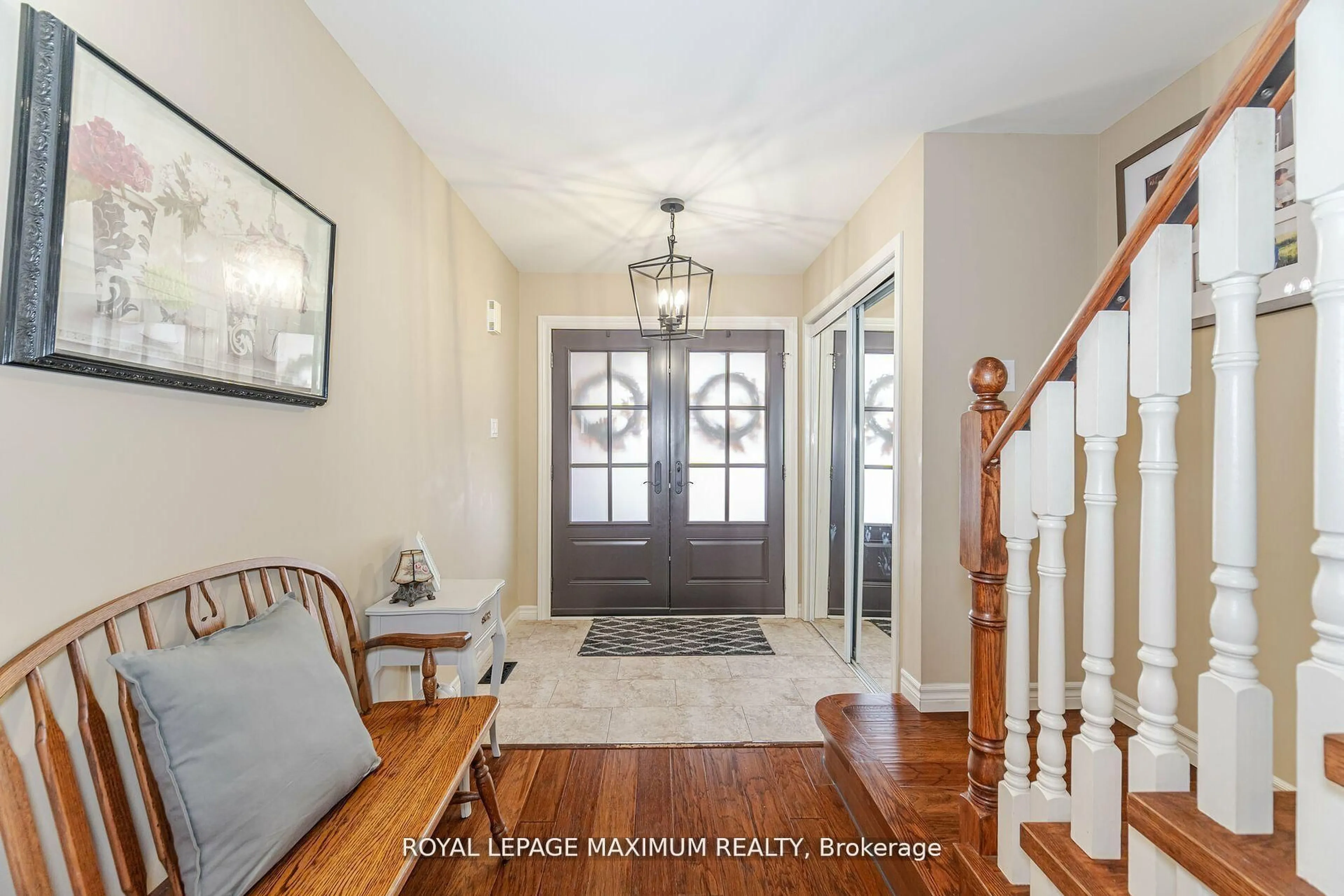 Indoor entryway for 50 Big Moe Cres, Brampton Ontario L6P 1J7
