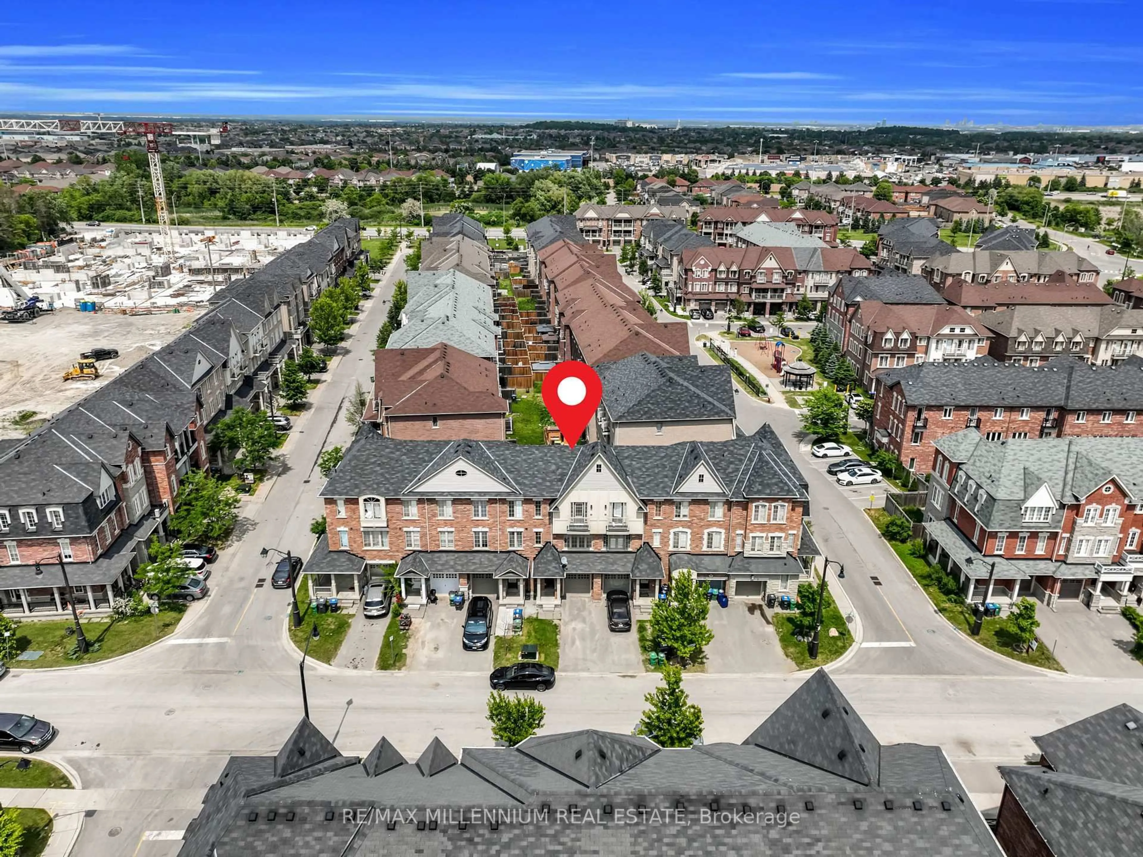 A pic from outside/outdoor area/front of a property/back of a property/a pic from drone, unknown for 91 New Pines Tr, Brampton Ontario L6Z 0H8