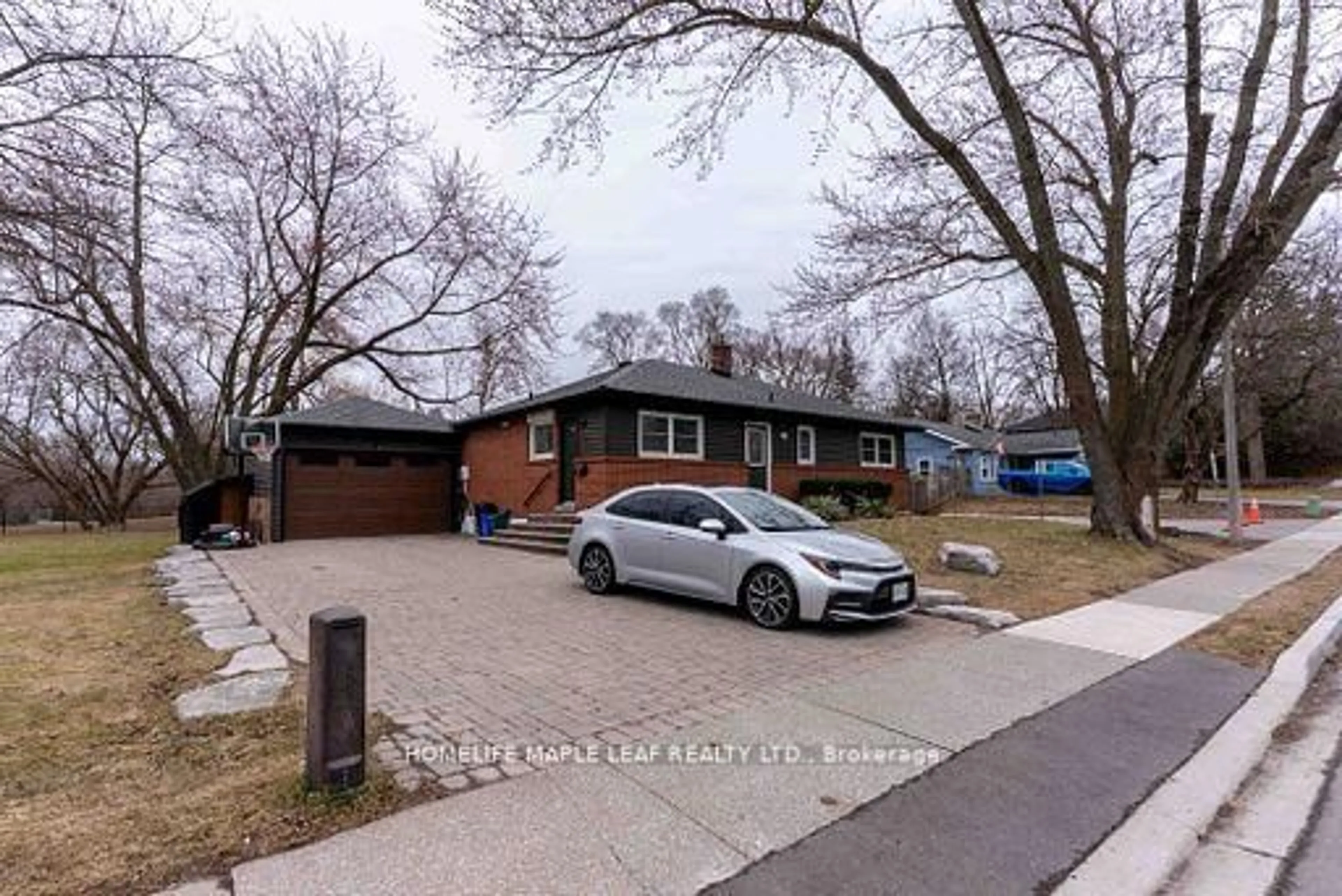 Unknown for 292 Woodward Ave, Milton Ontario L9T 1V2