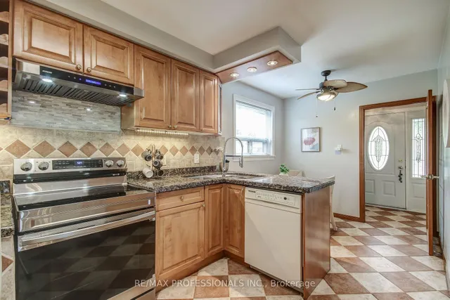 Additional image 30 of 28 Summerfield Cres