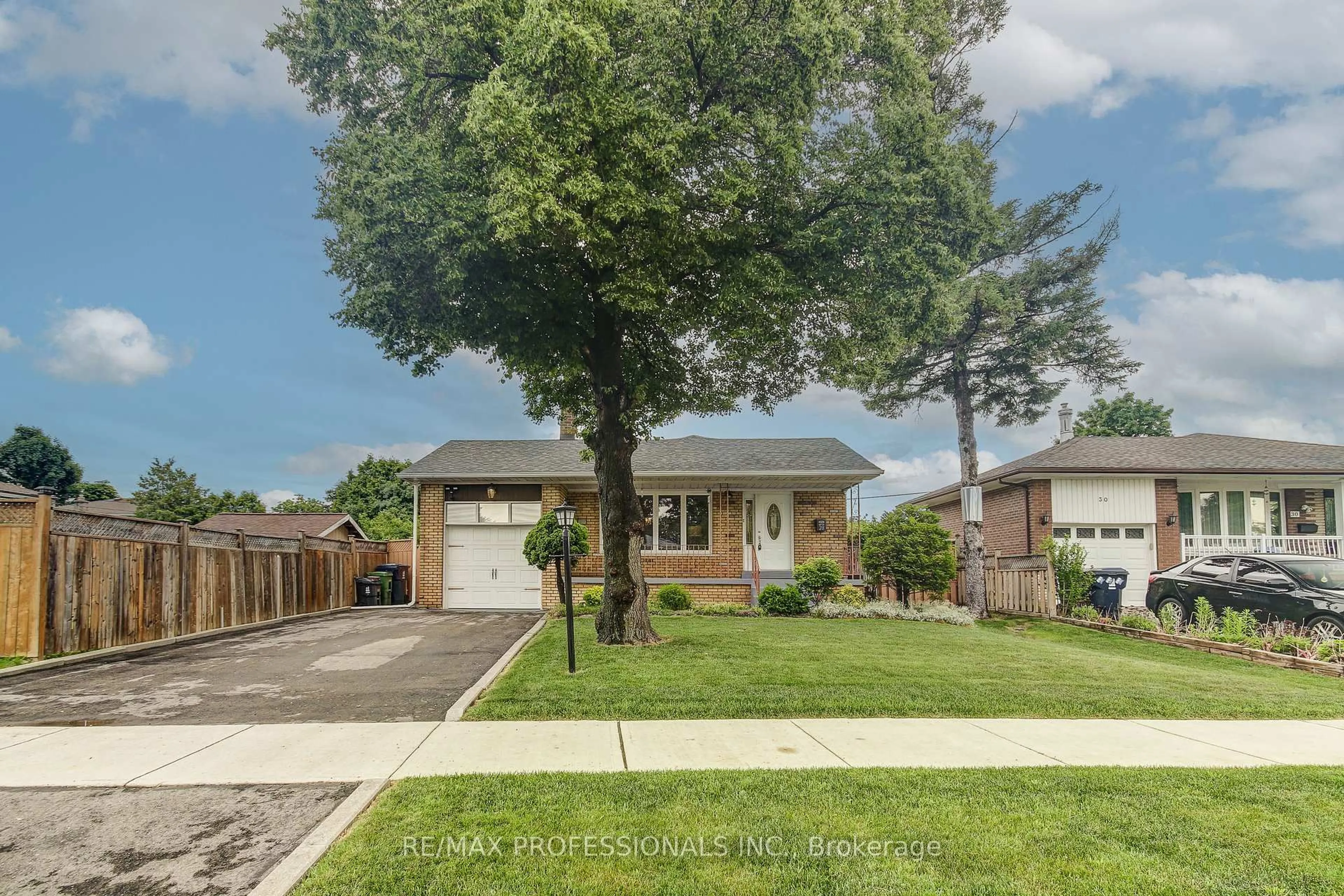 Unknown for 28 Summerfield Cres, Toronto Ontario M9C 3X3