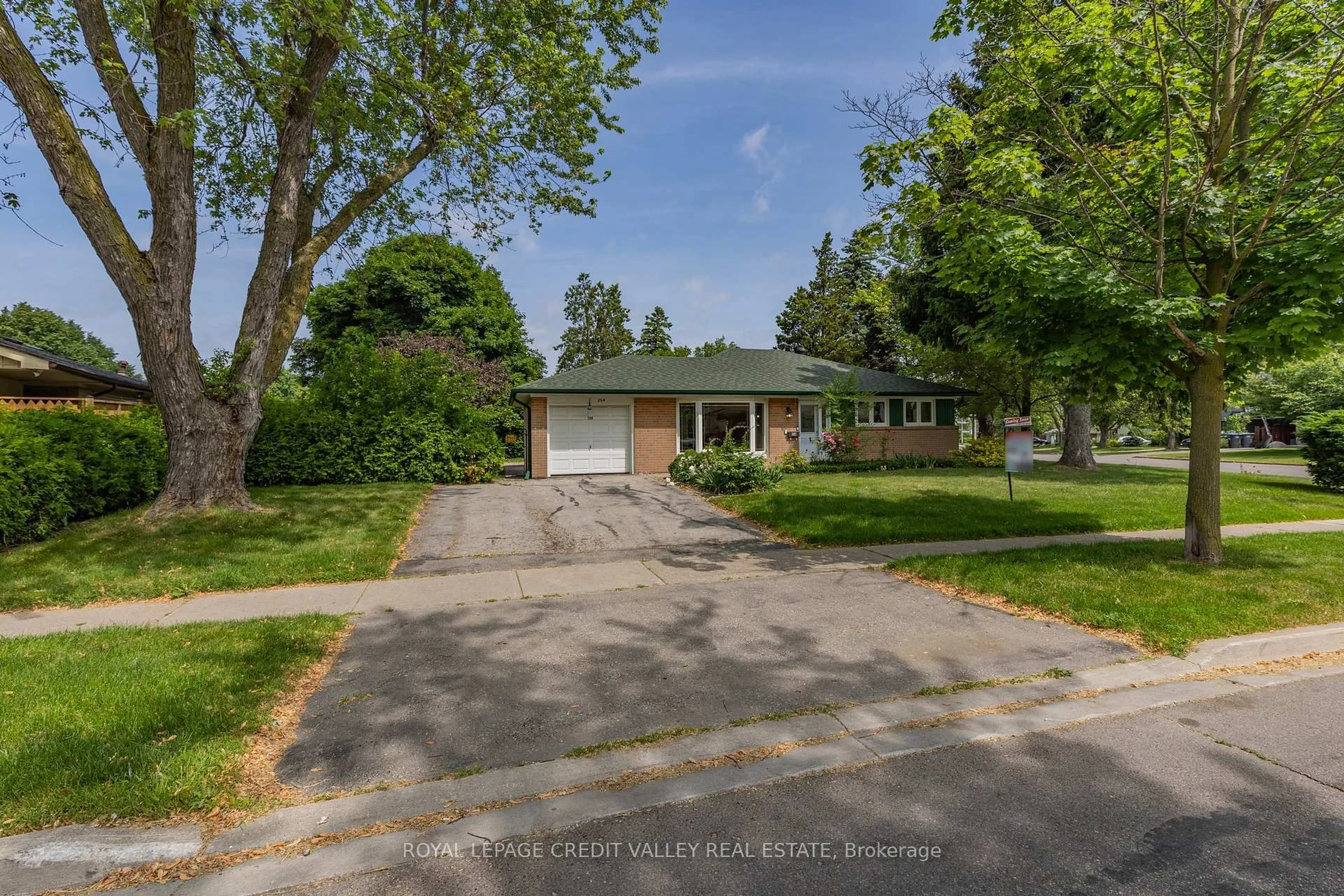 Unknown for 254 Bartley Bull Pkwy, Brampton Ontario L6W 2L1