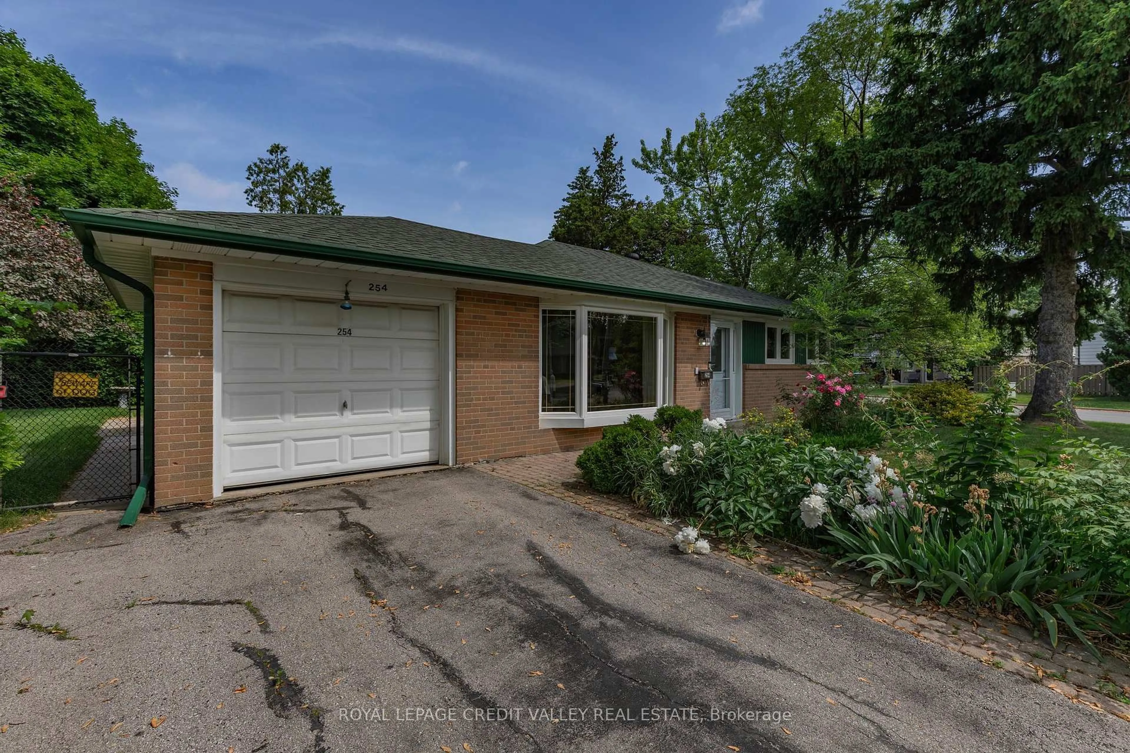 Unknown for 254 Bartley Bull Pkwy, Brampton Ontario L6W 2L1