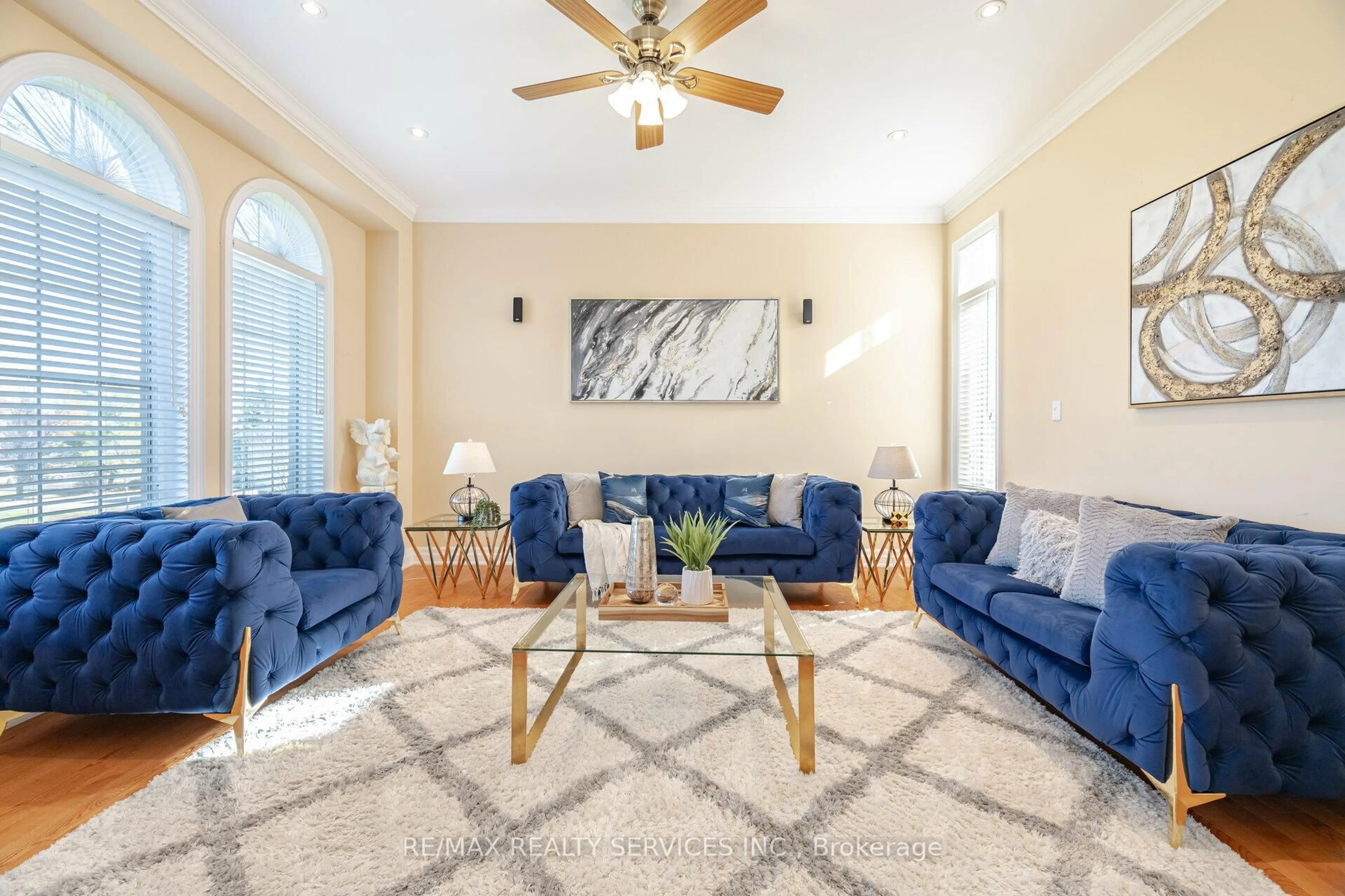 Living room with furniture, unknown for 5 Farina Dr, Brampton Ontario L6P 0E3