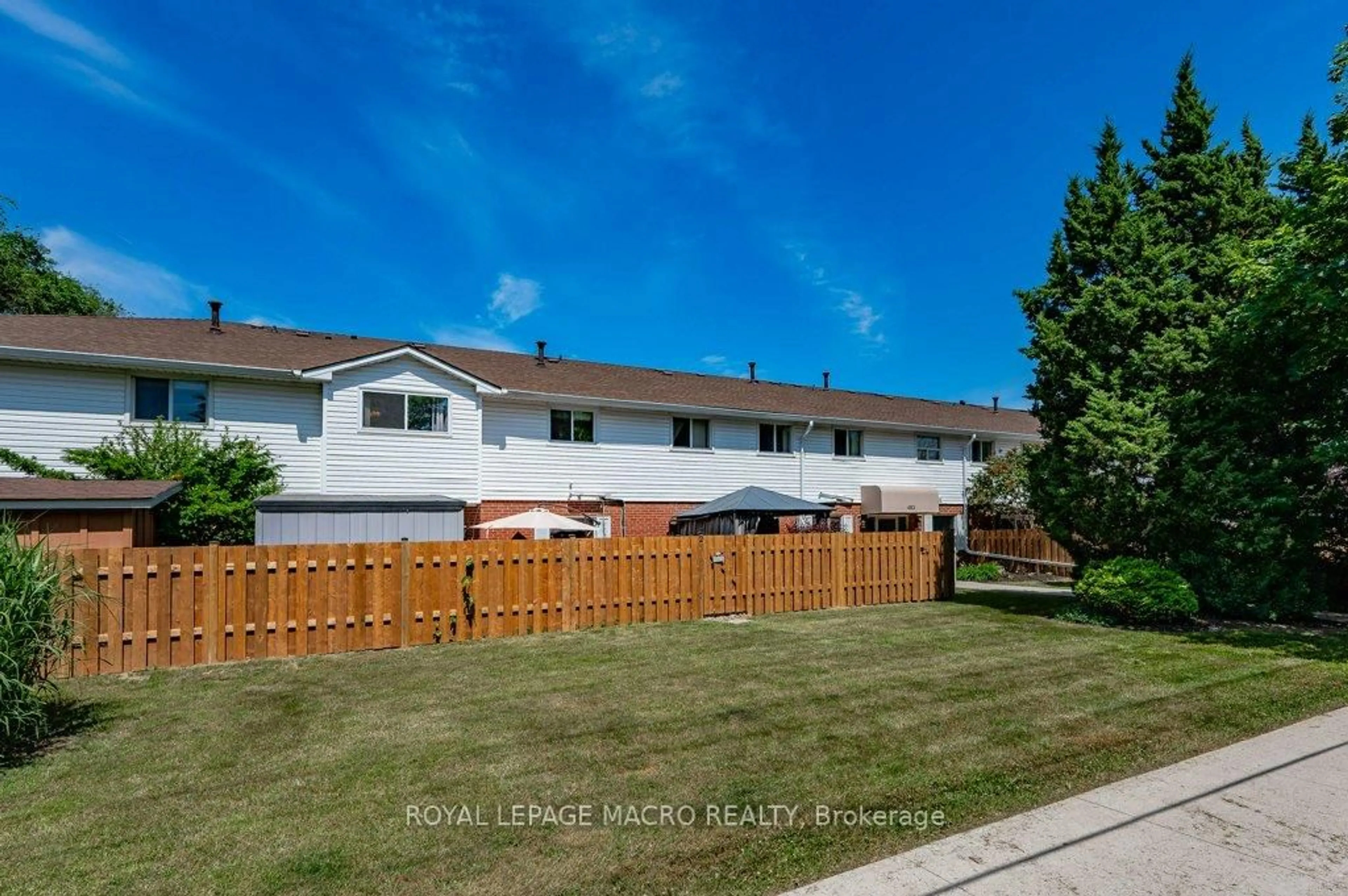 Patio, unknown for 483 Claridge Rd #2, Burlington Ontario L7N 2S1
