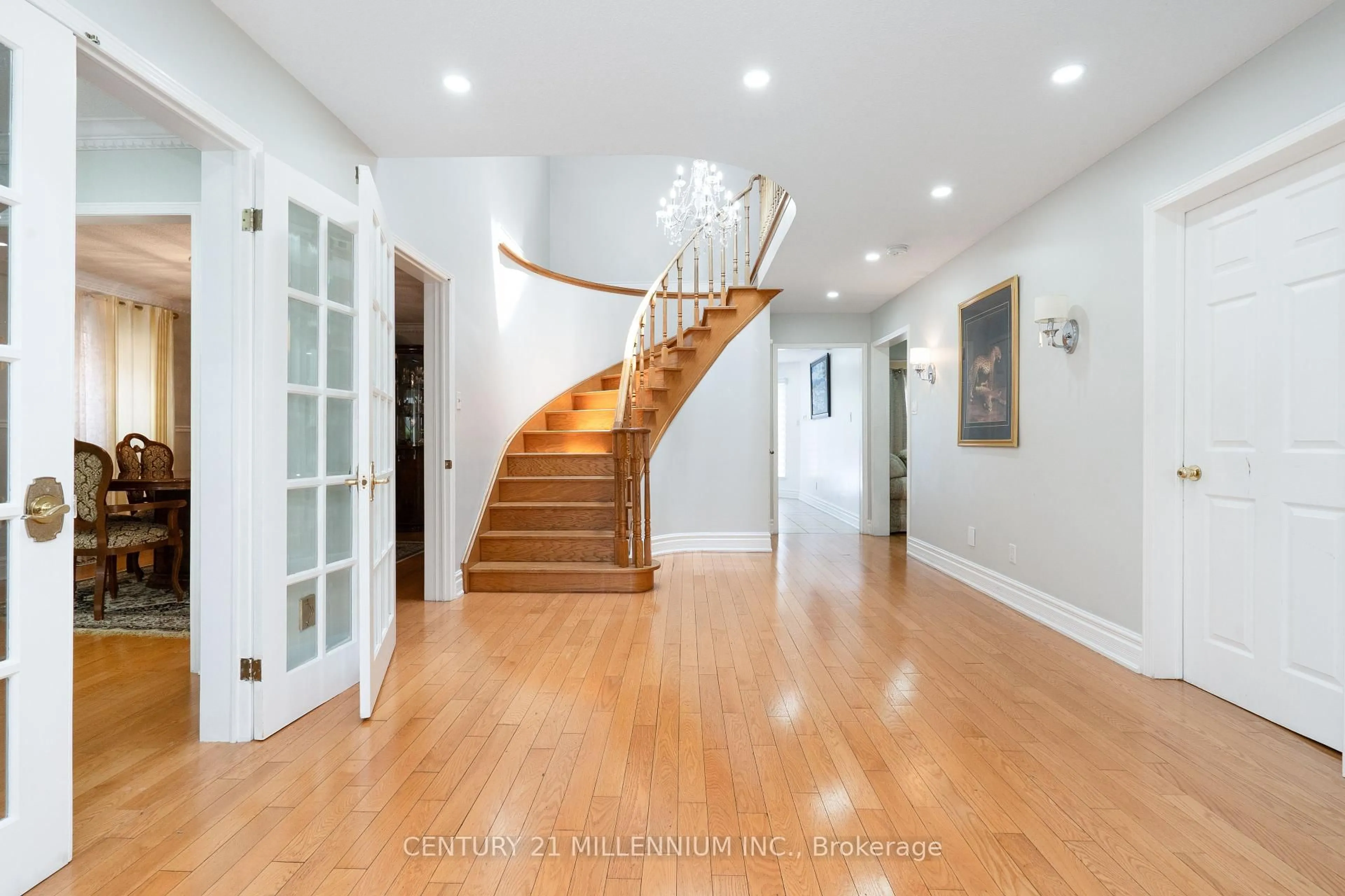 Unknown for 29 Mossbank Dr, Brampton Ontario L6W 3Z4