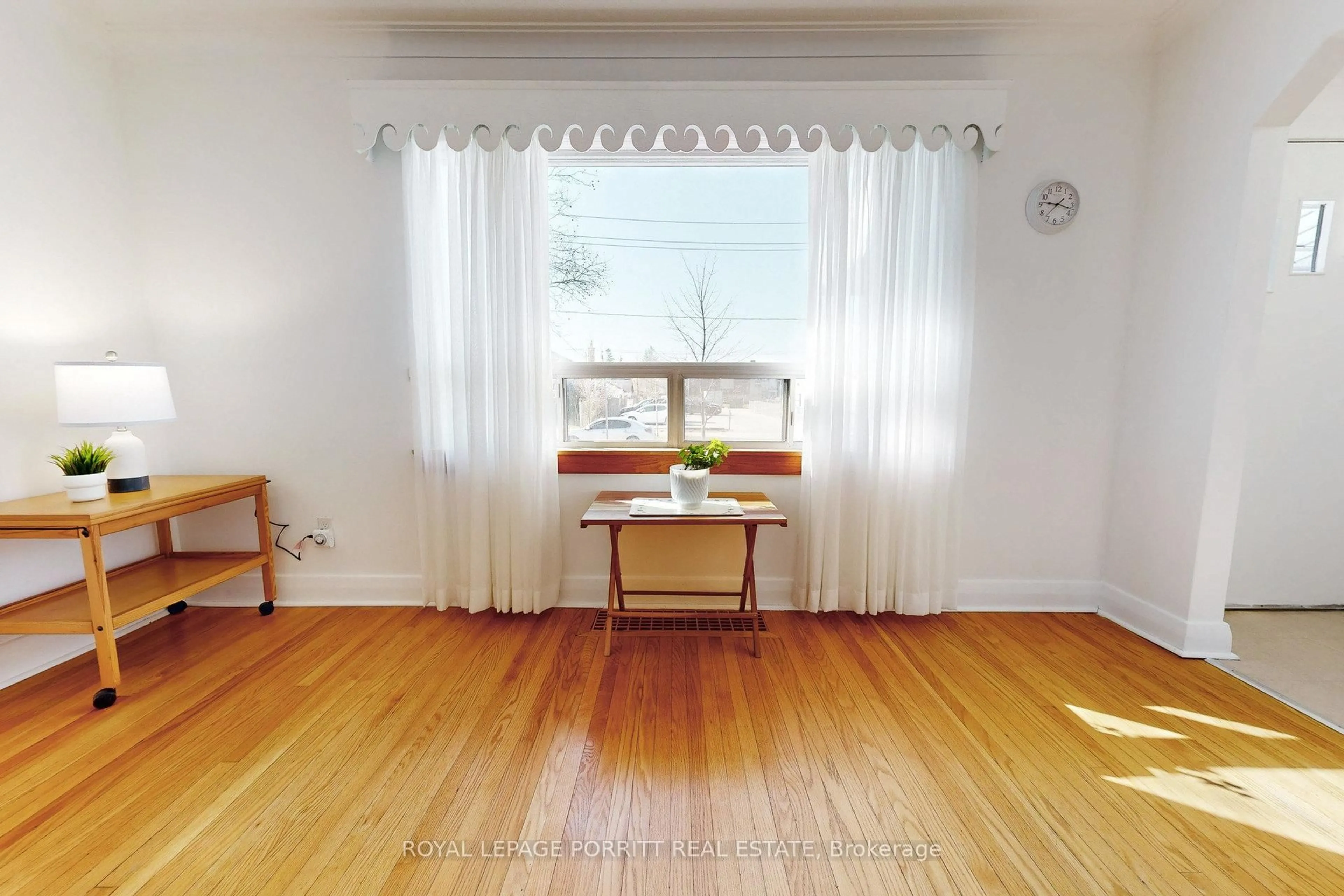 A pic of a room for 284 Lanor Ave, Toronto Ontario M8W 2P9