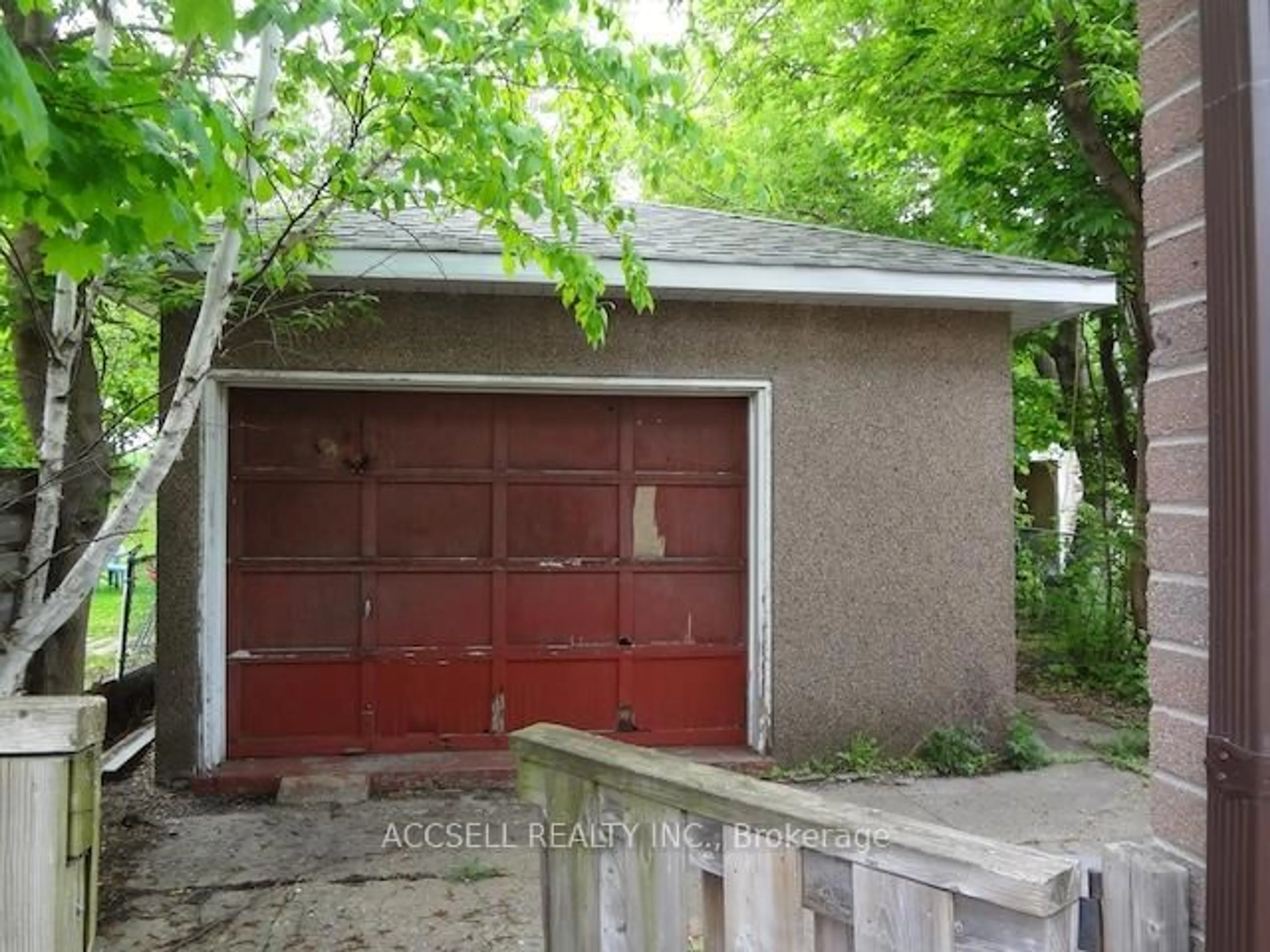Shed for 179 Archdekin Dr, Brampton Ontario L6V 1Y8