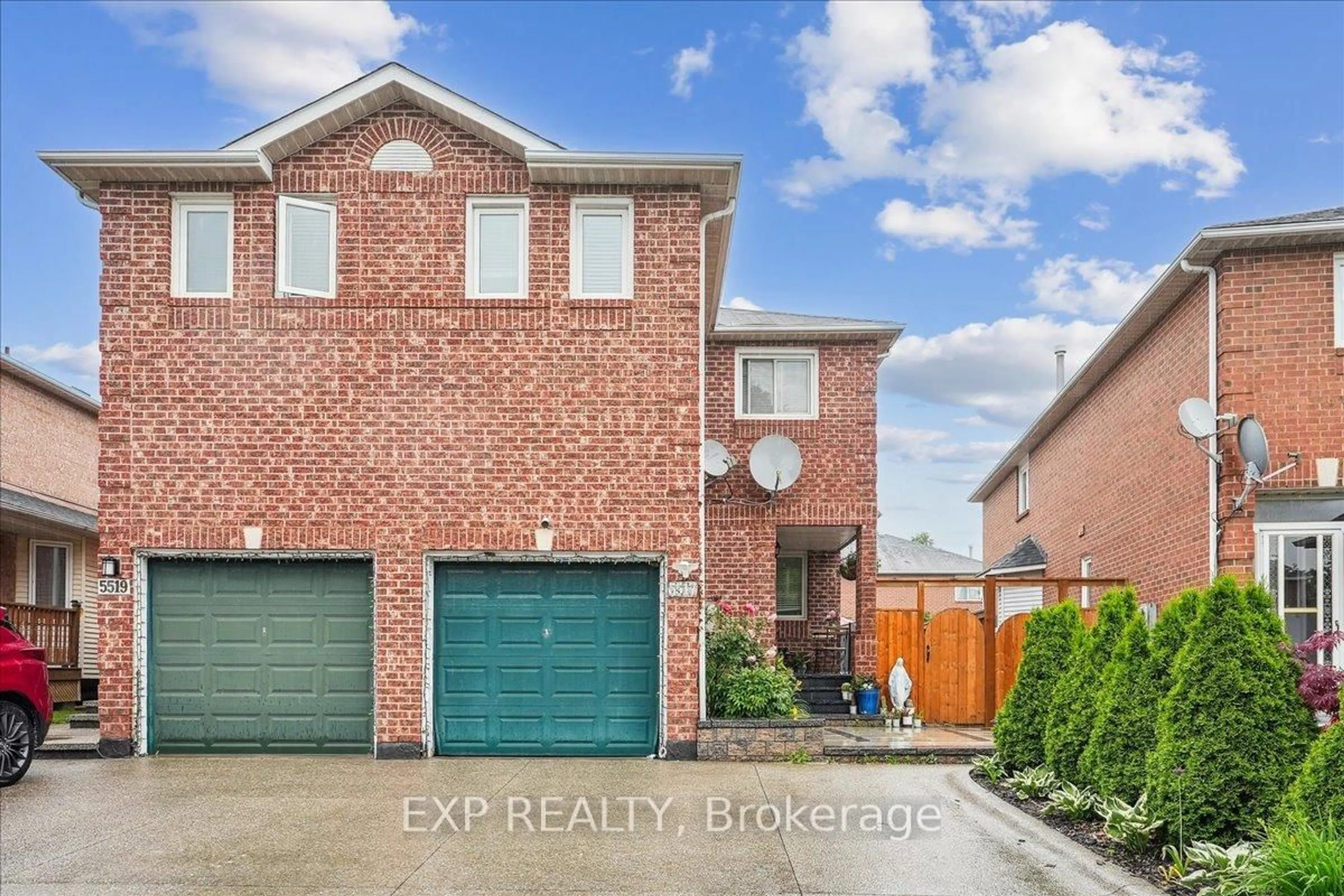 Home with brick exterior material, street for 5517 Whistler Cres, Mississauga Ontario L4Z 3R7