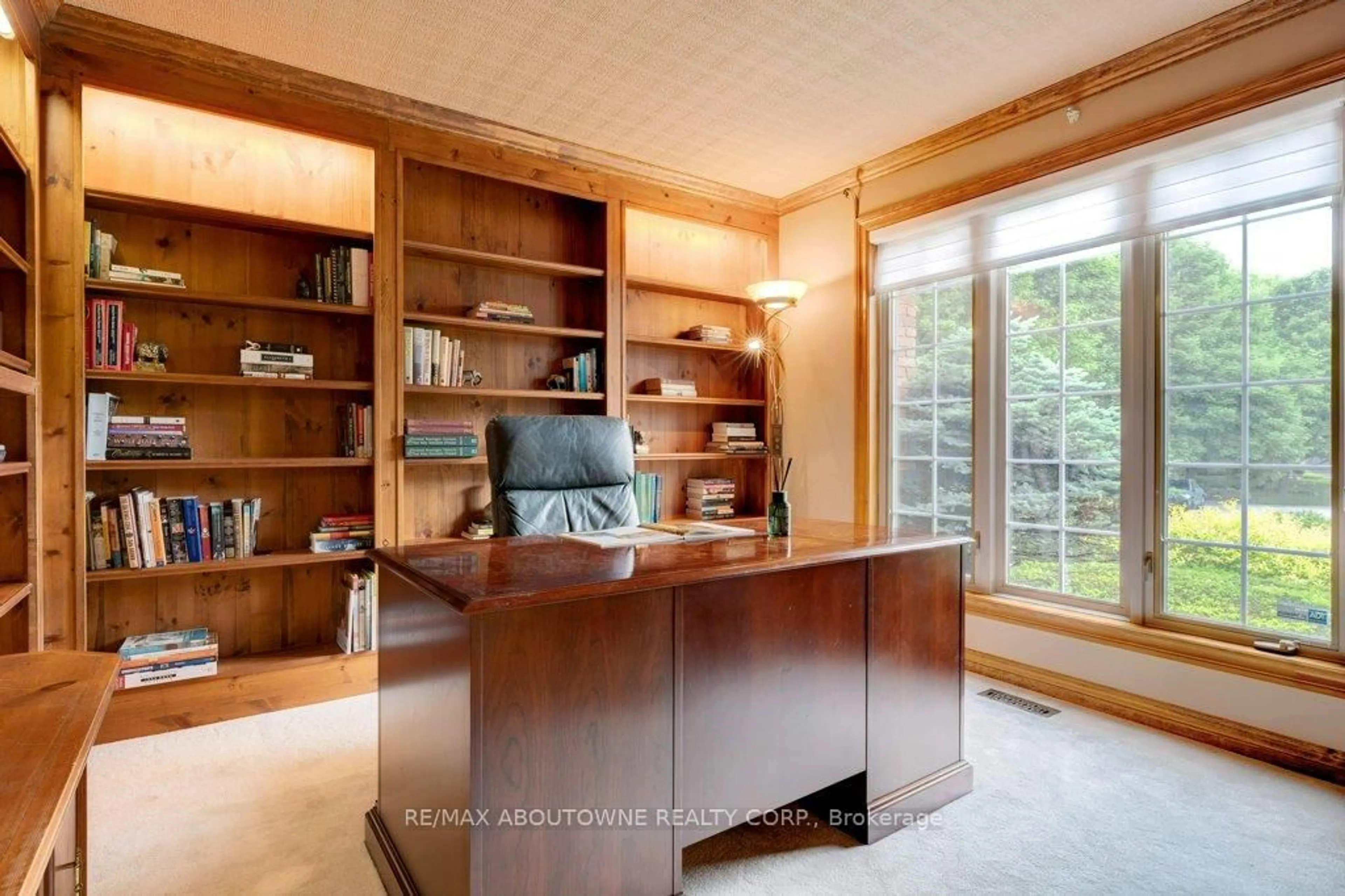 A pic of a room for 6365 Breckenridge Pl, Burlington Ontario L7P 0K8