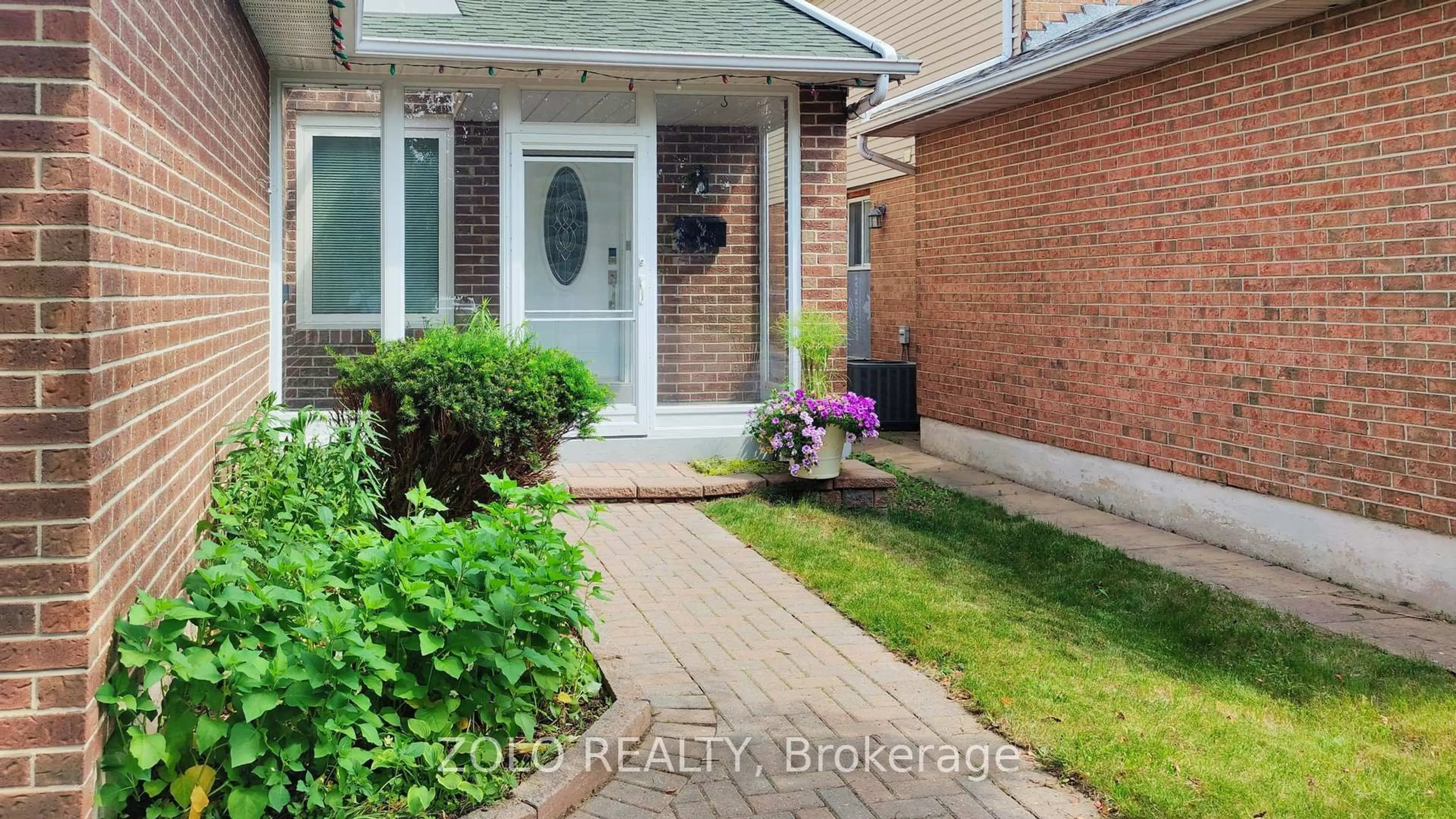 Home with brick exterior material, street for 54 Luminous Crt, Brampton Ontario L6Z 2B3