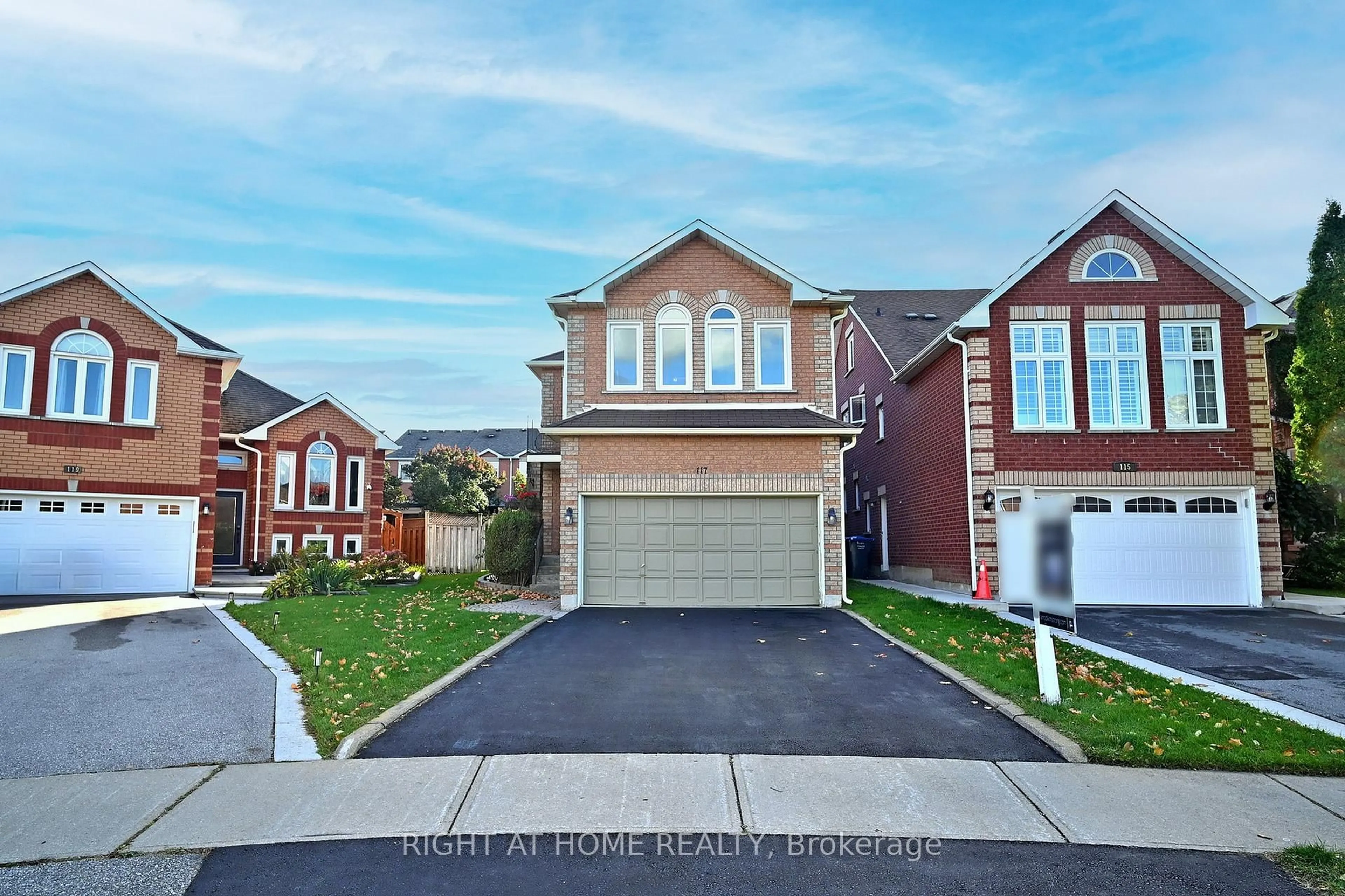 Home with brick exterior material, street for 117 Lent Cres, Brampton Ontario L6Y 5E6