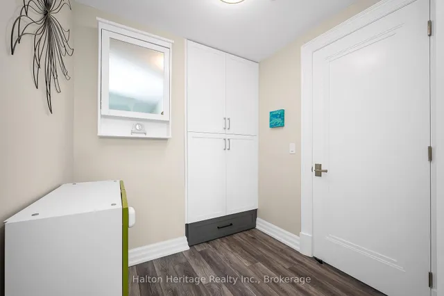 Additional image 19 of 2060 Lakeshore Rd Unit 1004