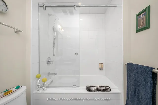 Additional image 17 of 2060 Lakeshore Rd Unit 1004