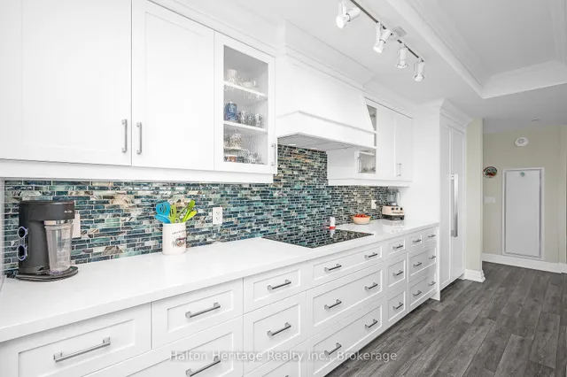 Additional image 29 of 2060 Lakeshore Rd Unit 1004