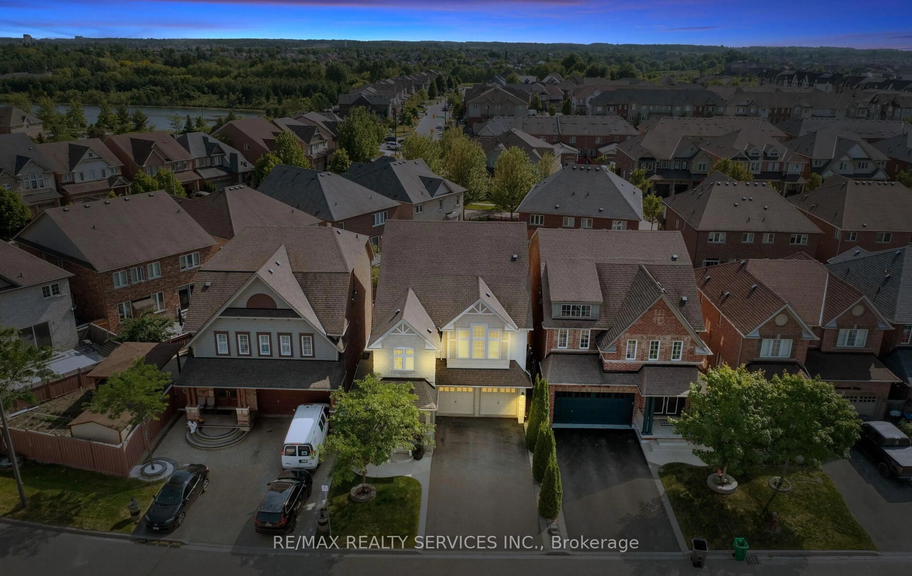A pic from outside/outdoor area/front of a property/back of a property/a pic from drone, city buildings view from balcony for 85 Waterville Way, Caledon Ontario L7C 3P2