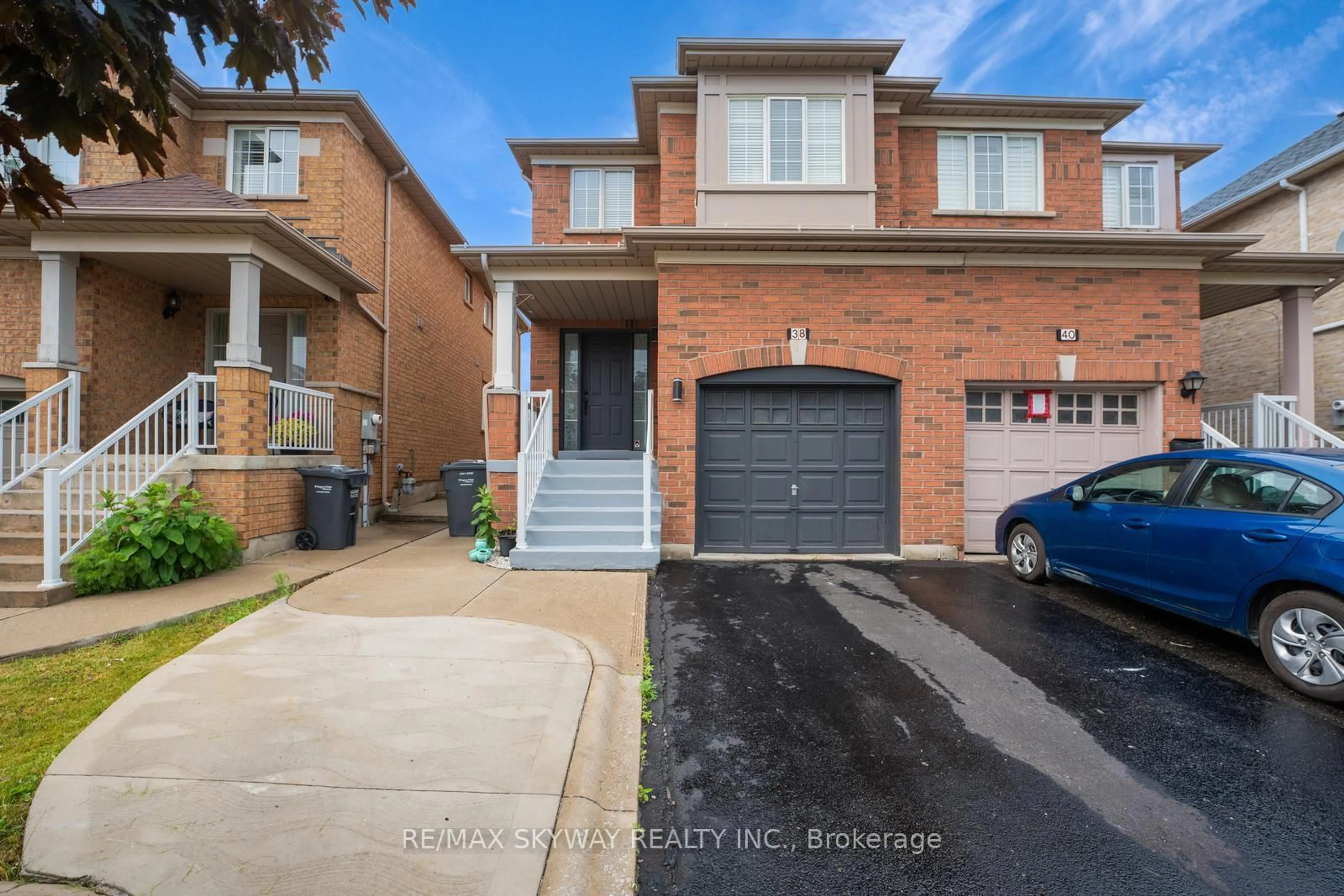 Home with brick exterior material, street for 38 Rotunda St, Brampton Ontario L6X 5E5