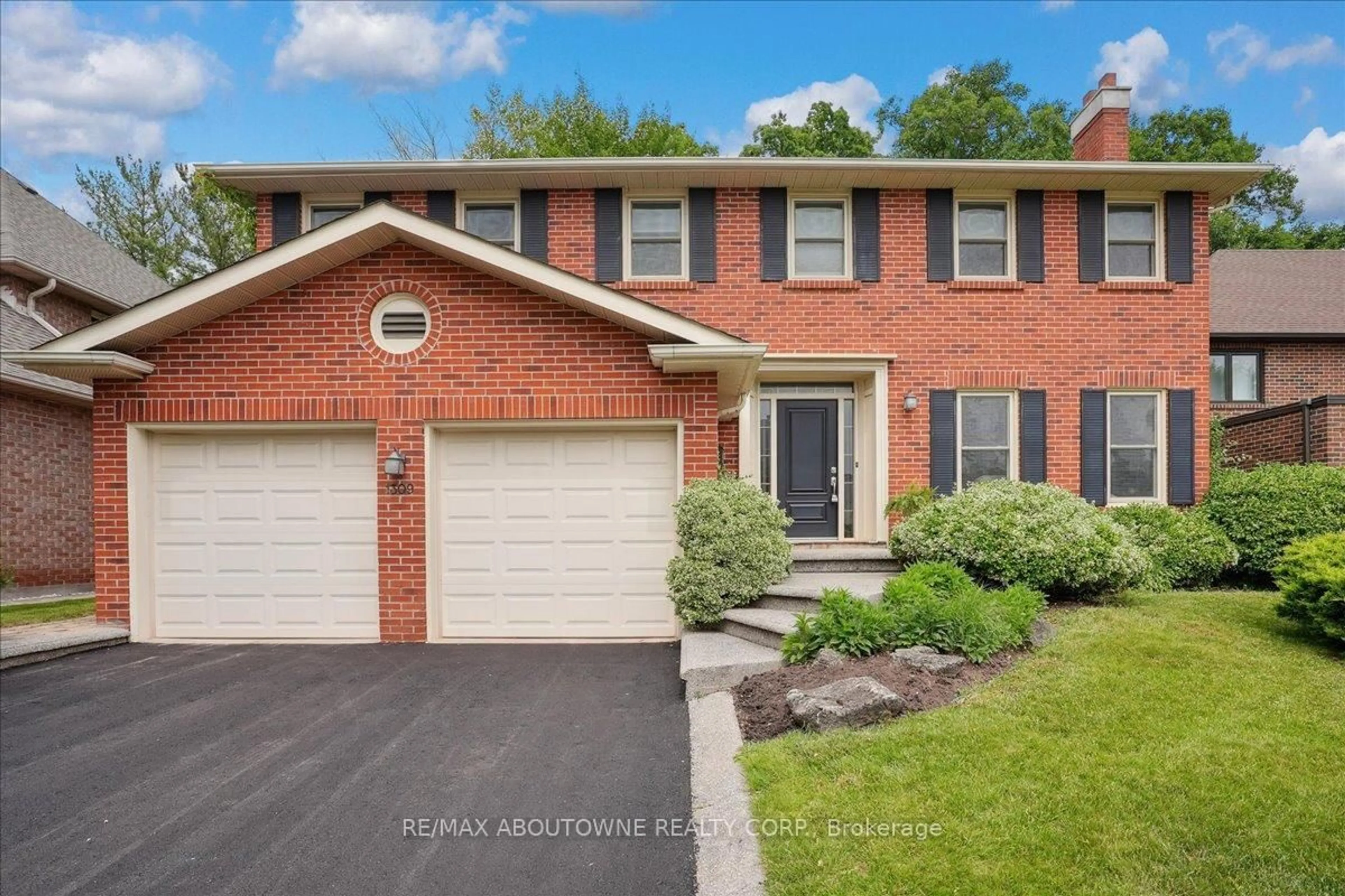 Home with brick exterior material, street for 1309 Old Bridle Path, Oakville Ontario L6M 1A3