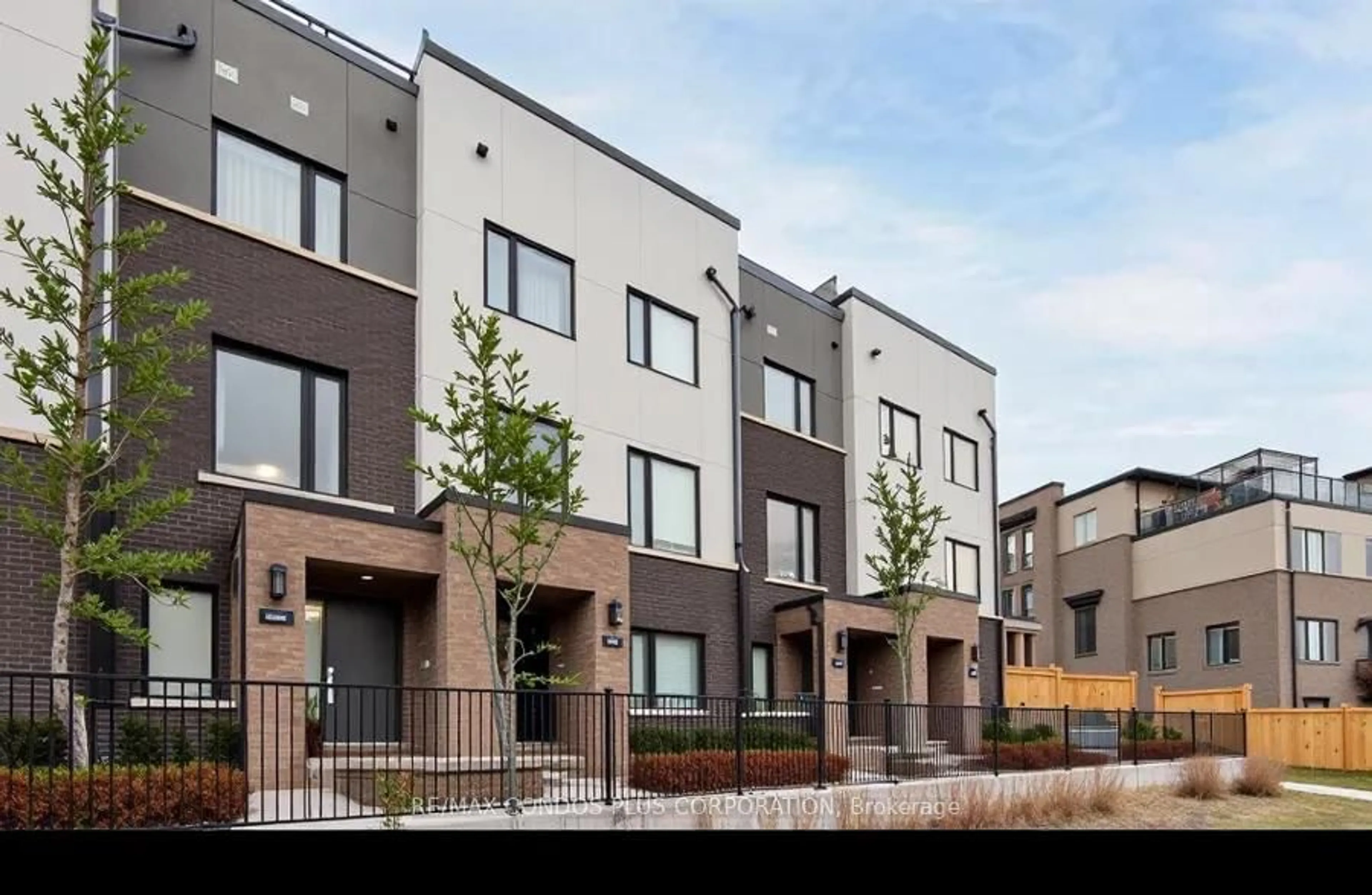 Home with brick exterior material, street for 348 Wheat Boom Dr #20, Oakville Ontario L6H 3Y6