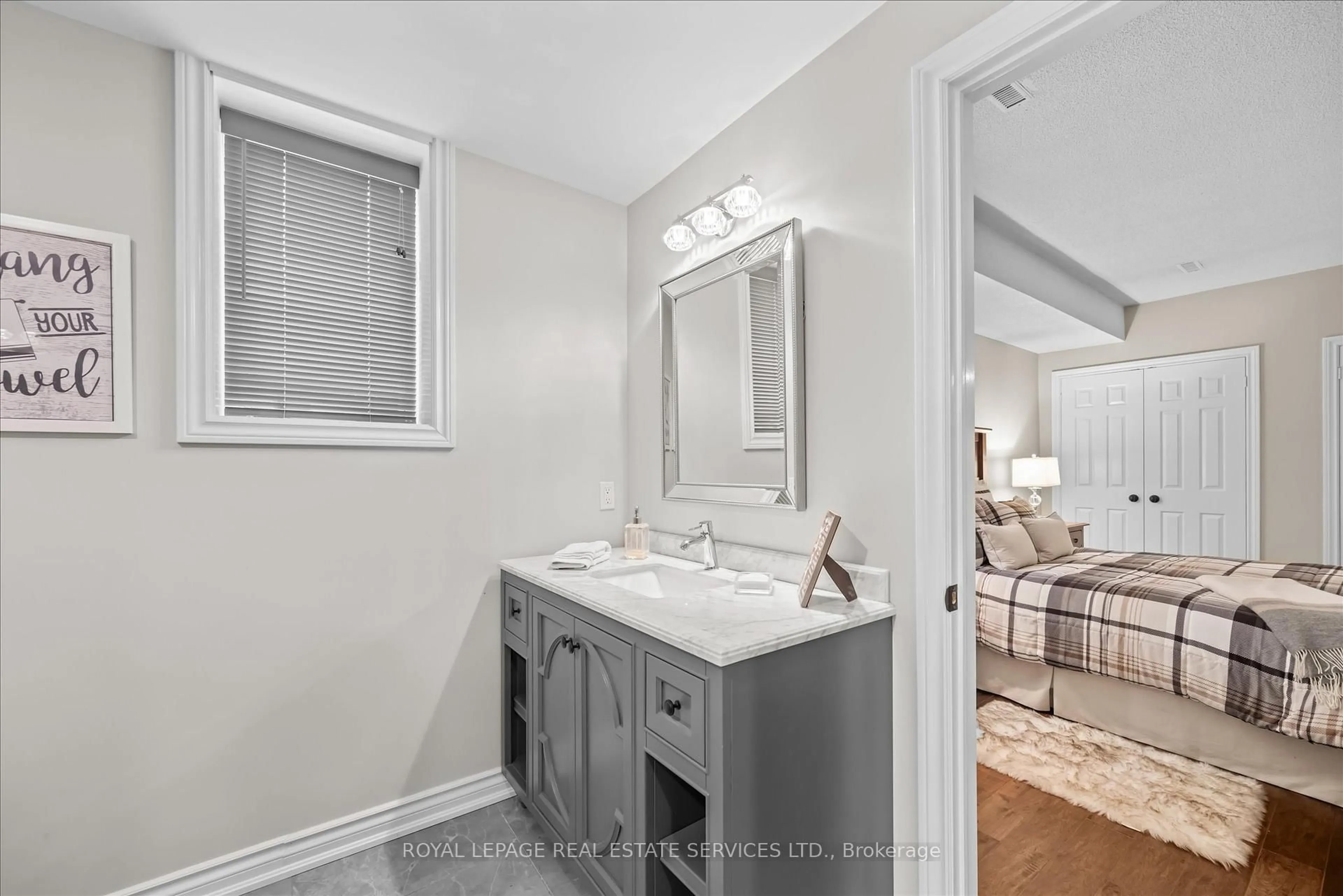 Standard bathroom, ceramic/tile floor for 2315 8 Sideroad, Burlington Ontario L7P 0M5