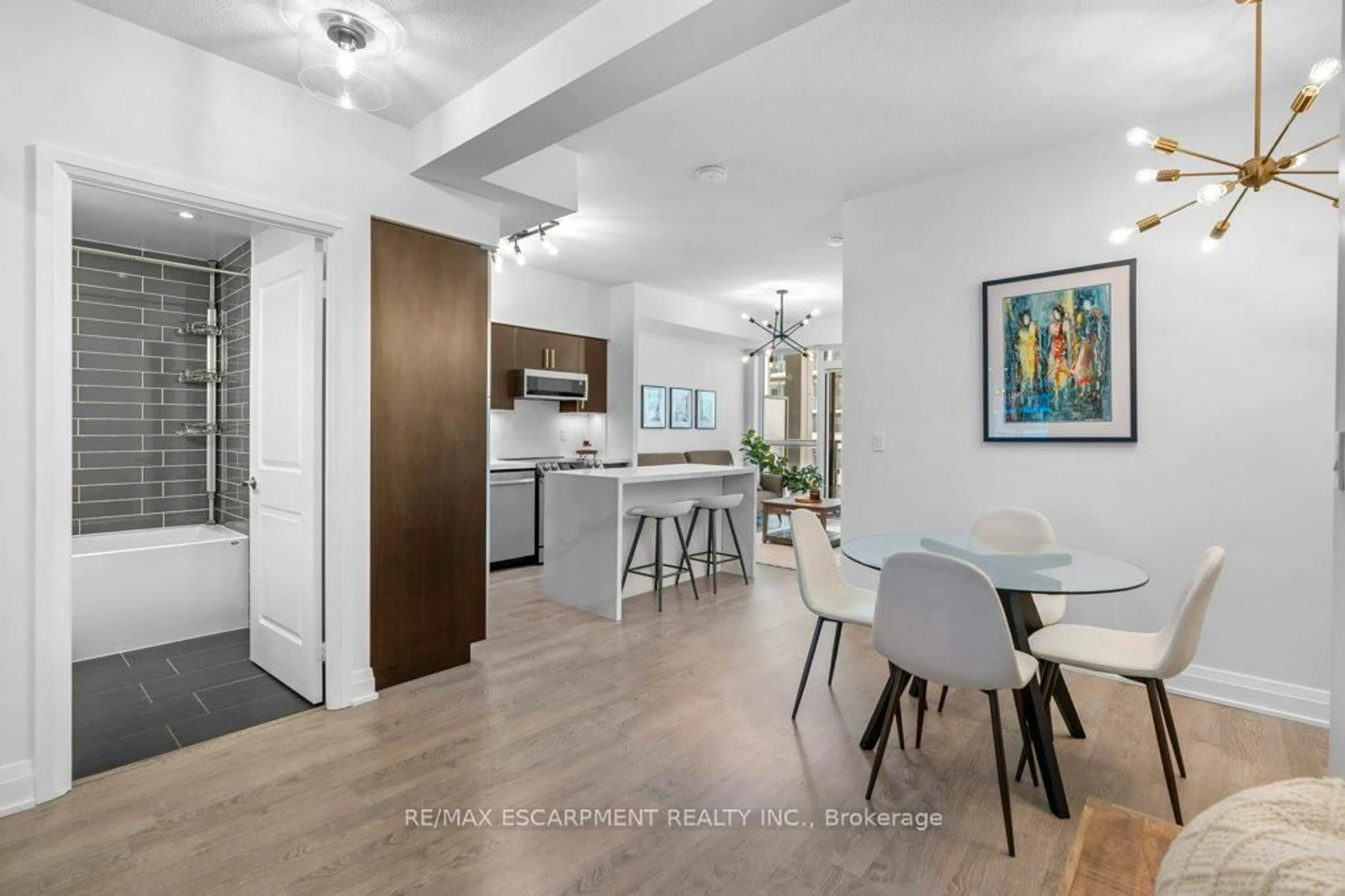 Open concept kitchen, unknown for 55 Speers Rd #901, Oakville Ontario L6K 0H9