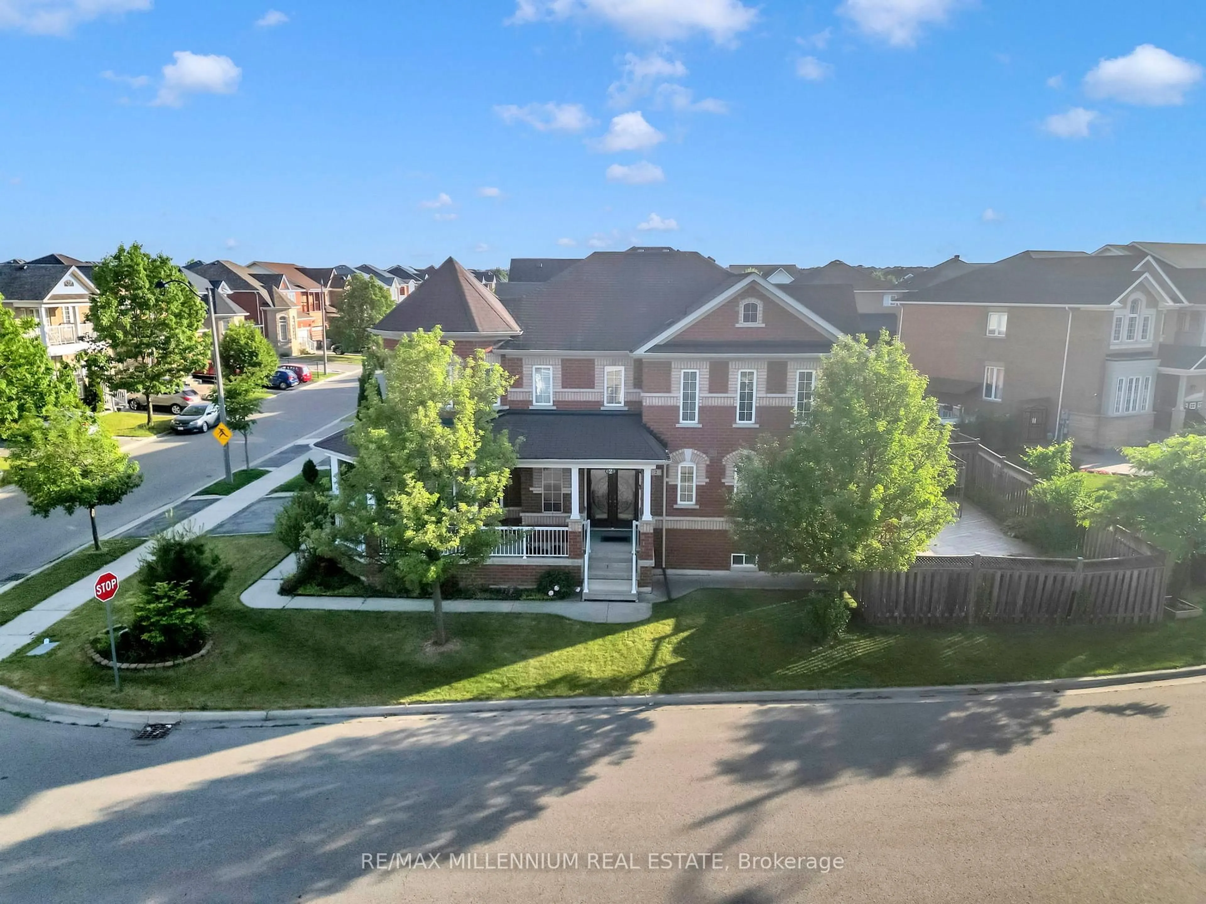 A pic from outside/outdoor area/front of a property/back of a property/a pic from drone, street for 2 Tovey Terr, Brampton Ontario L6R 3E6