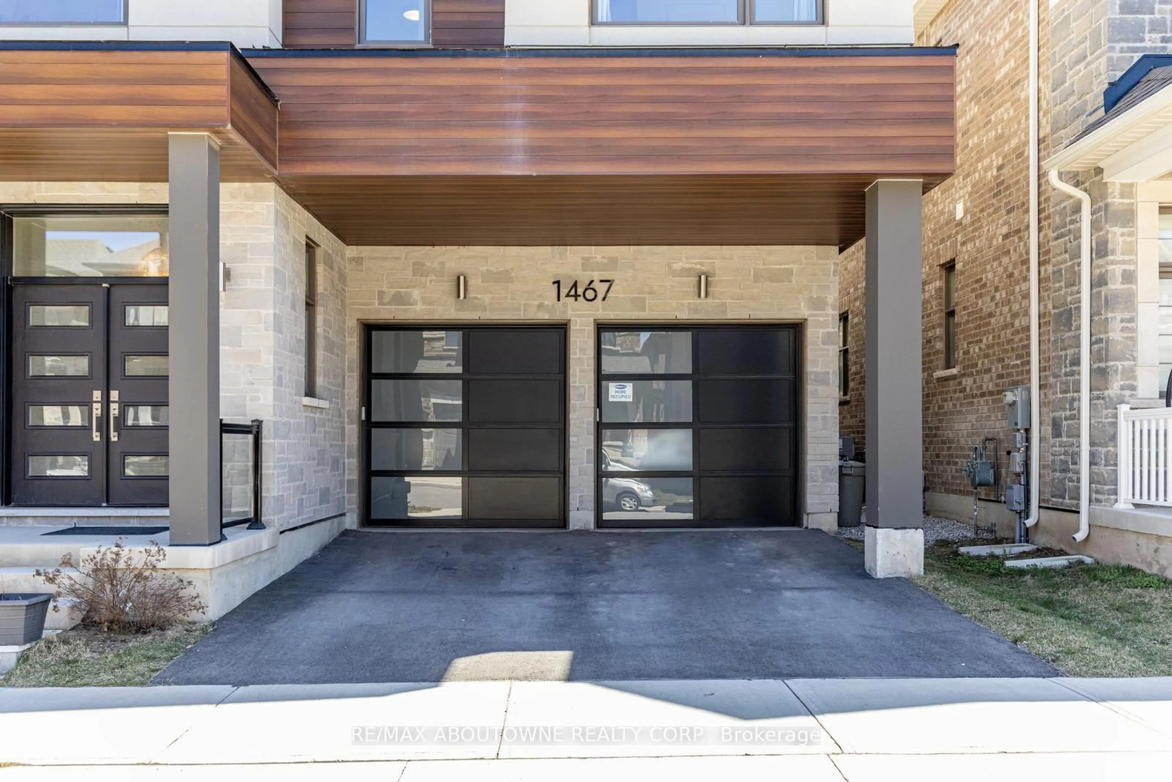 Indoor entryway for 1467 Everest Cres, Oakville Ontario L6H 3S4
