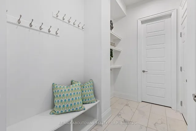 Additional property image - 1467 Everest Cres