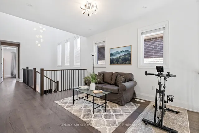 Additional property image - 1467 Everest Cres