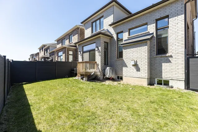 Additional property image - 1467 Everest Cres